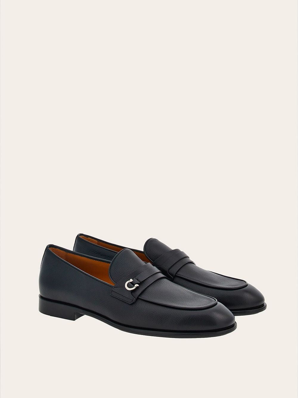 Ferragamo Classic Plain Toe Moccasin Loafers - Fall 2024 Banlieue91