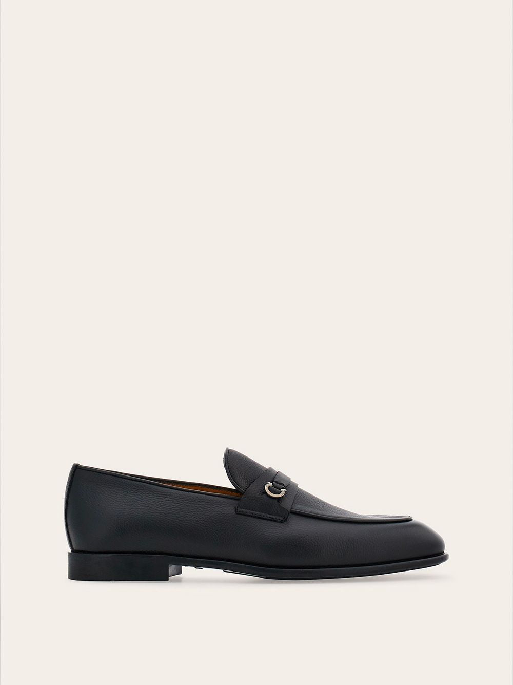 Ferragamo Classic Plain Toe Moccasin Loafers - Fall 2024 Banlieue91