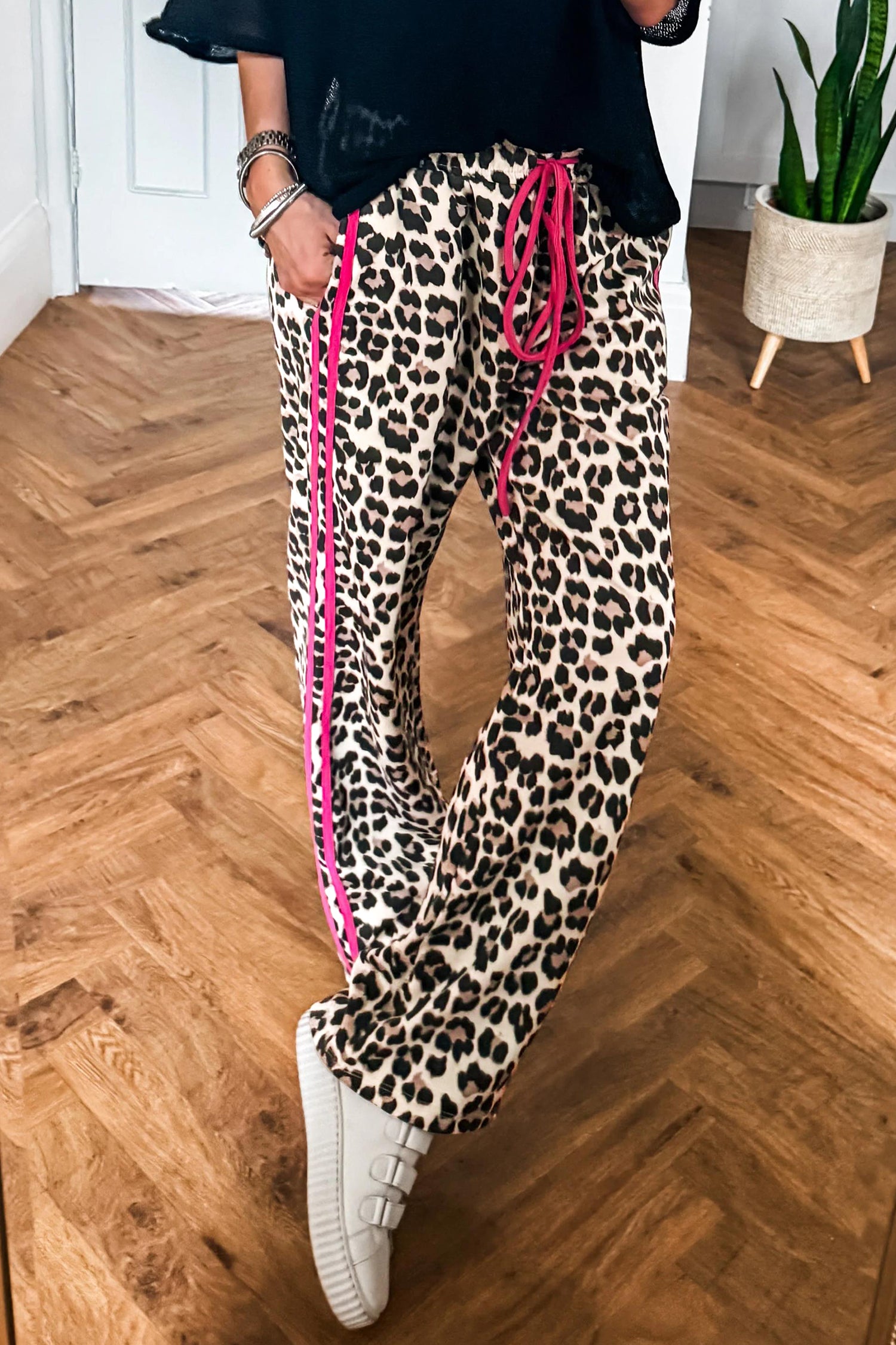 Red Contrast Detail Tie Waist Leopard Print Casual Pants