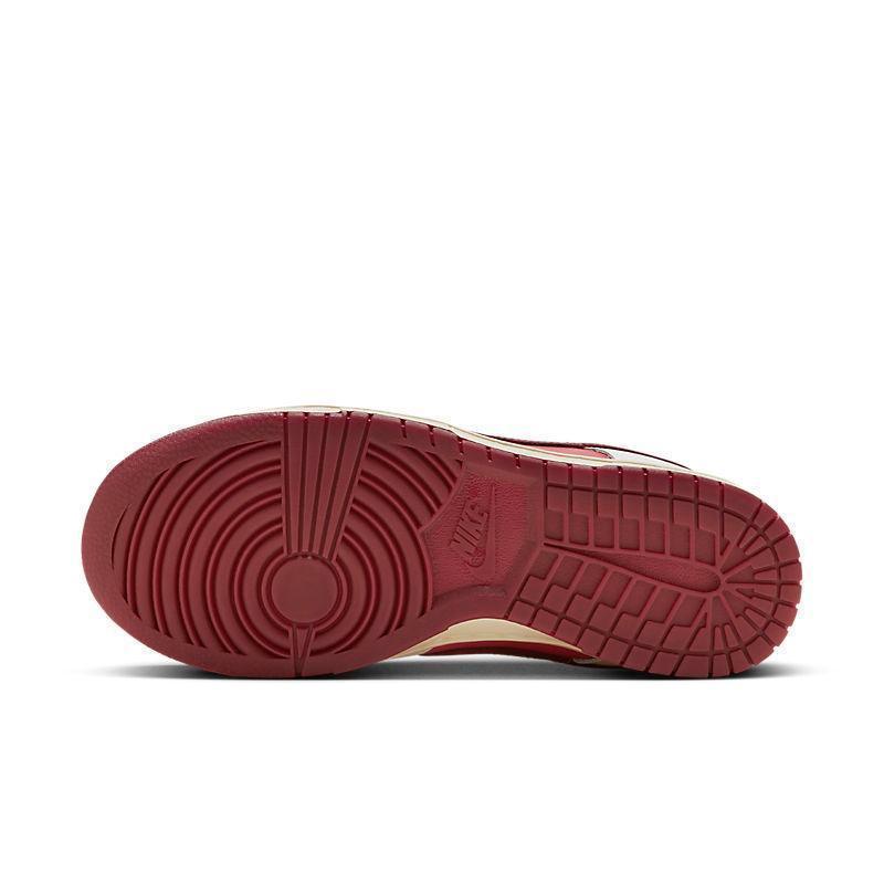 Nike Dunk Low 'Valentine's Day 2024' Banlieue91