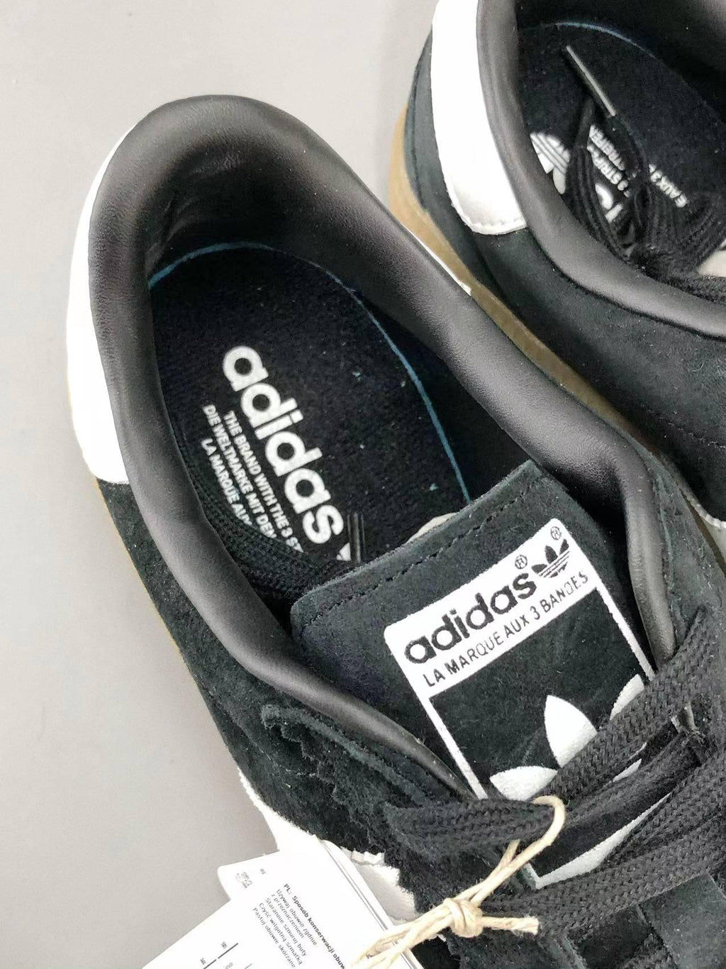 Adidas Originals Bermuda 'Carbon Off White' Banlieue91