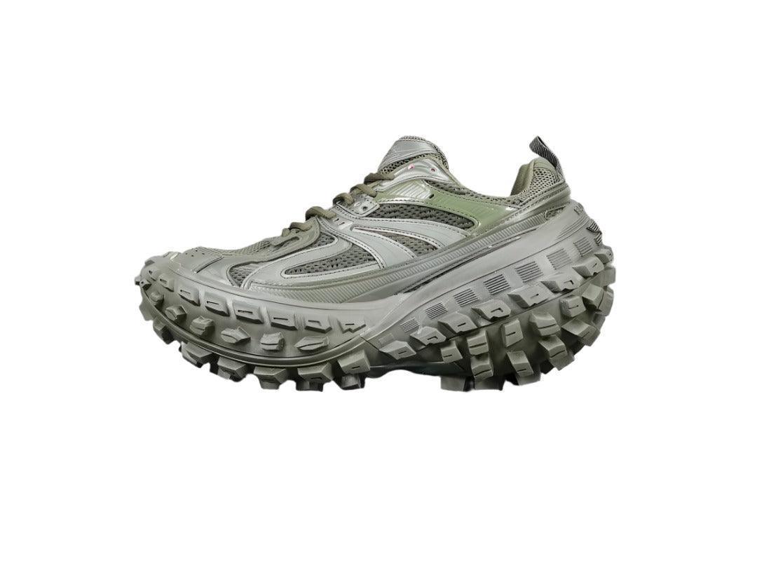 Balenciaga Defender Sneakers 685613W2RA63000 - Bold Unconventional Design for Sneakerheads Banlieue91