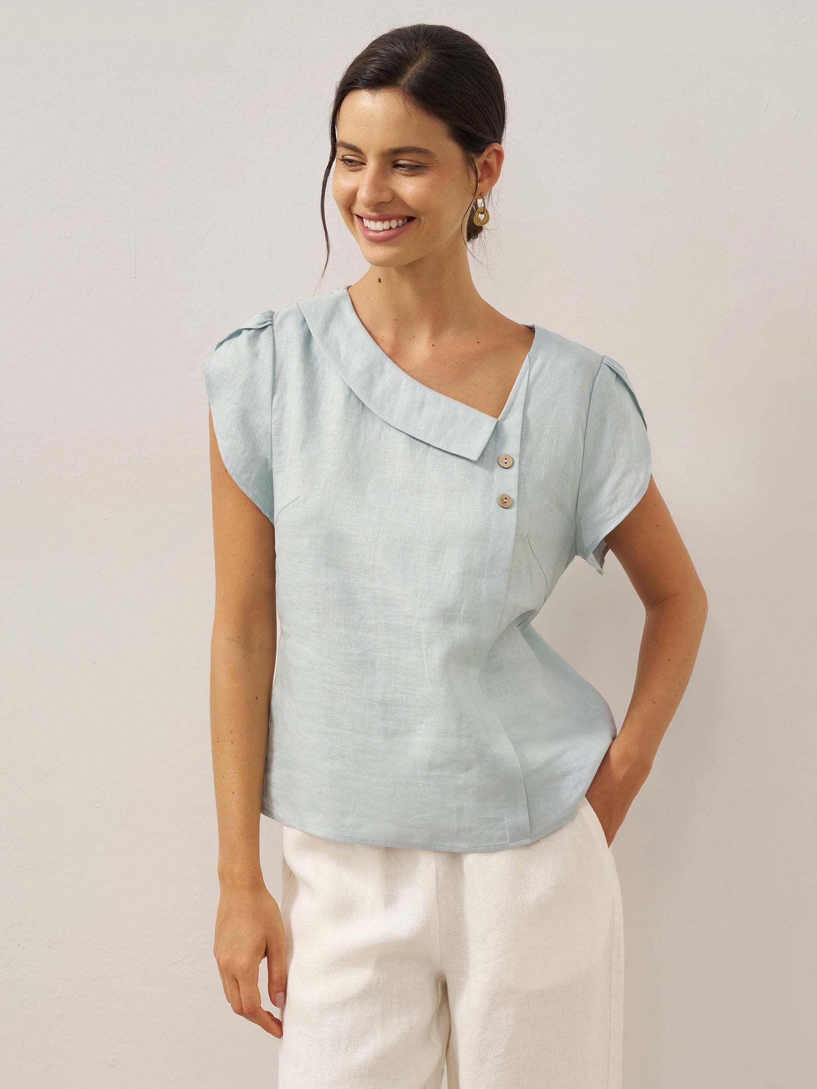 100% Linen Crescent Collar Flutter Sleeve Top FARA LINTICO