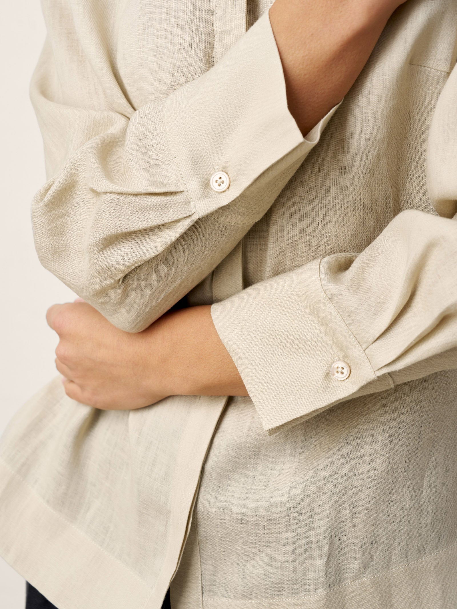100% Linen Hidden Button Crew Neck Shirt INES LINTICO
