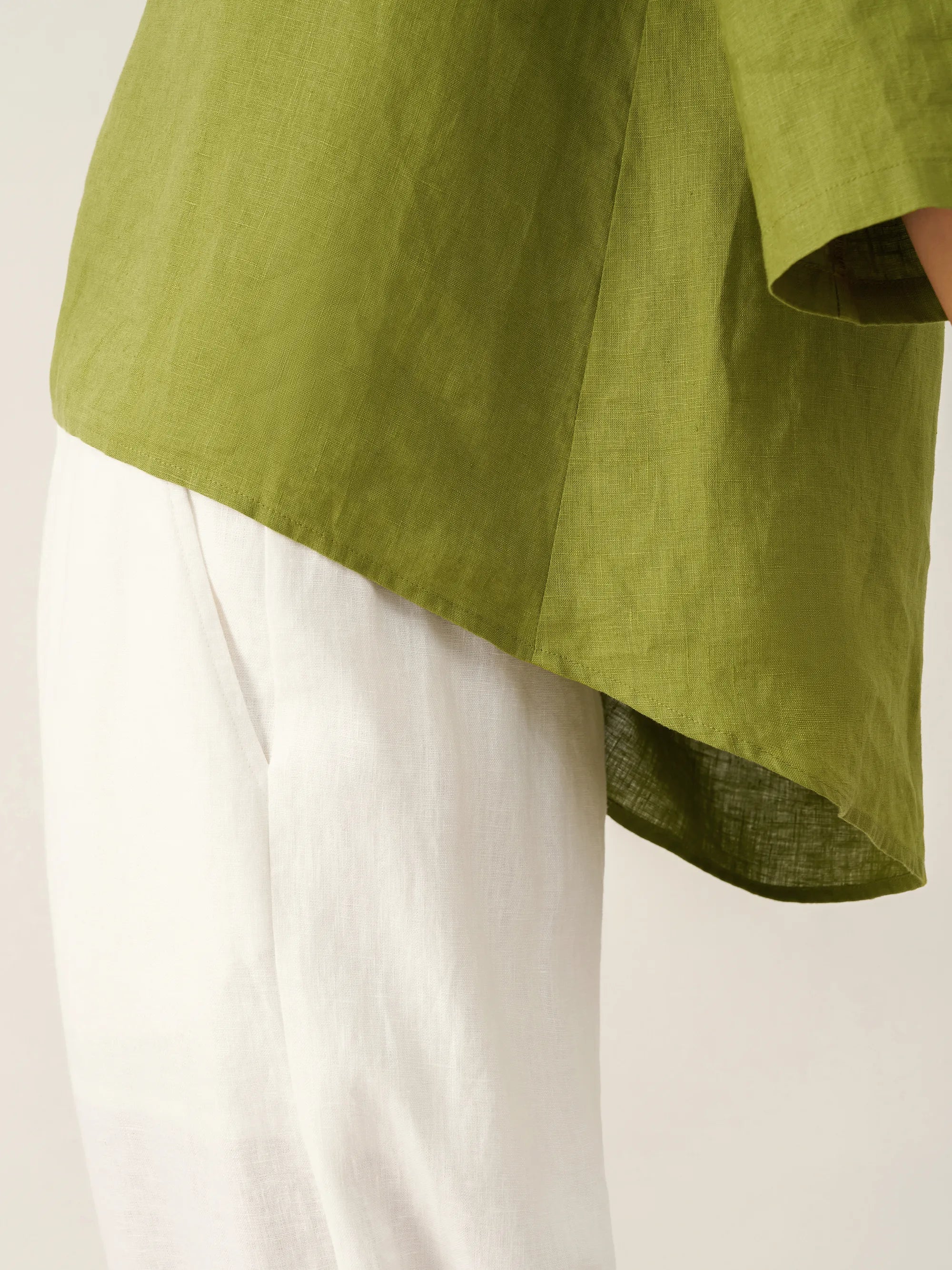 100% Linen Round Neck Asymmetrical Hem Top BRIANNA LINTICO