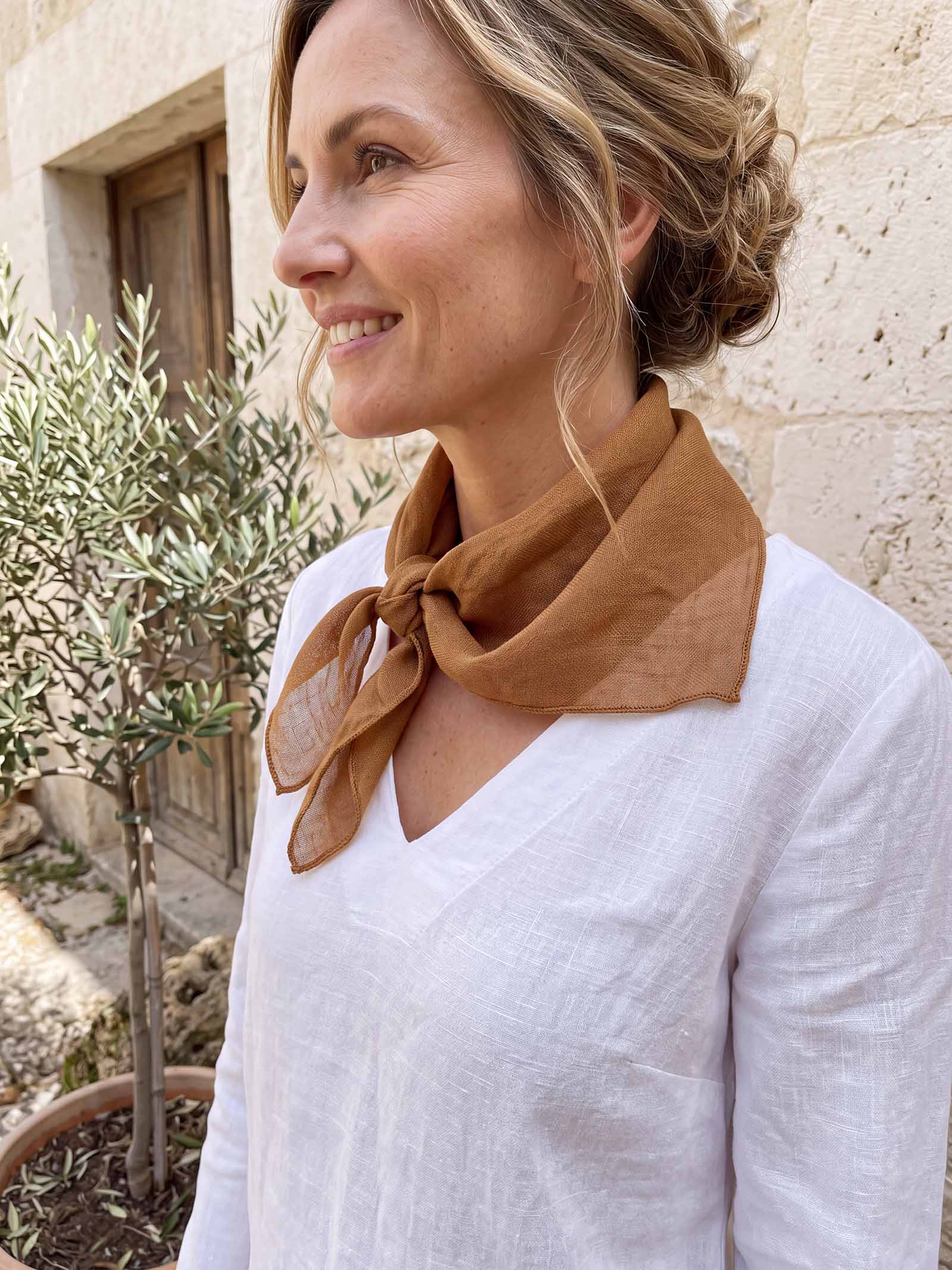 100% Linen Hand-Stitched Square Scarf LINTICO