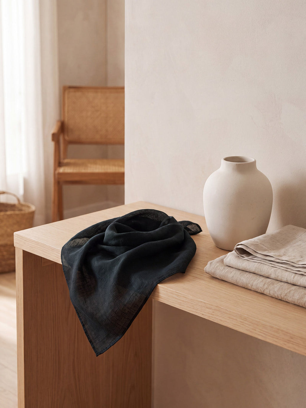 100% Linen Hand-Stitched Square Scarf LINTICO