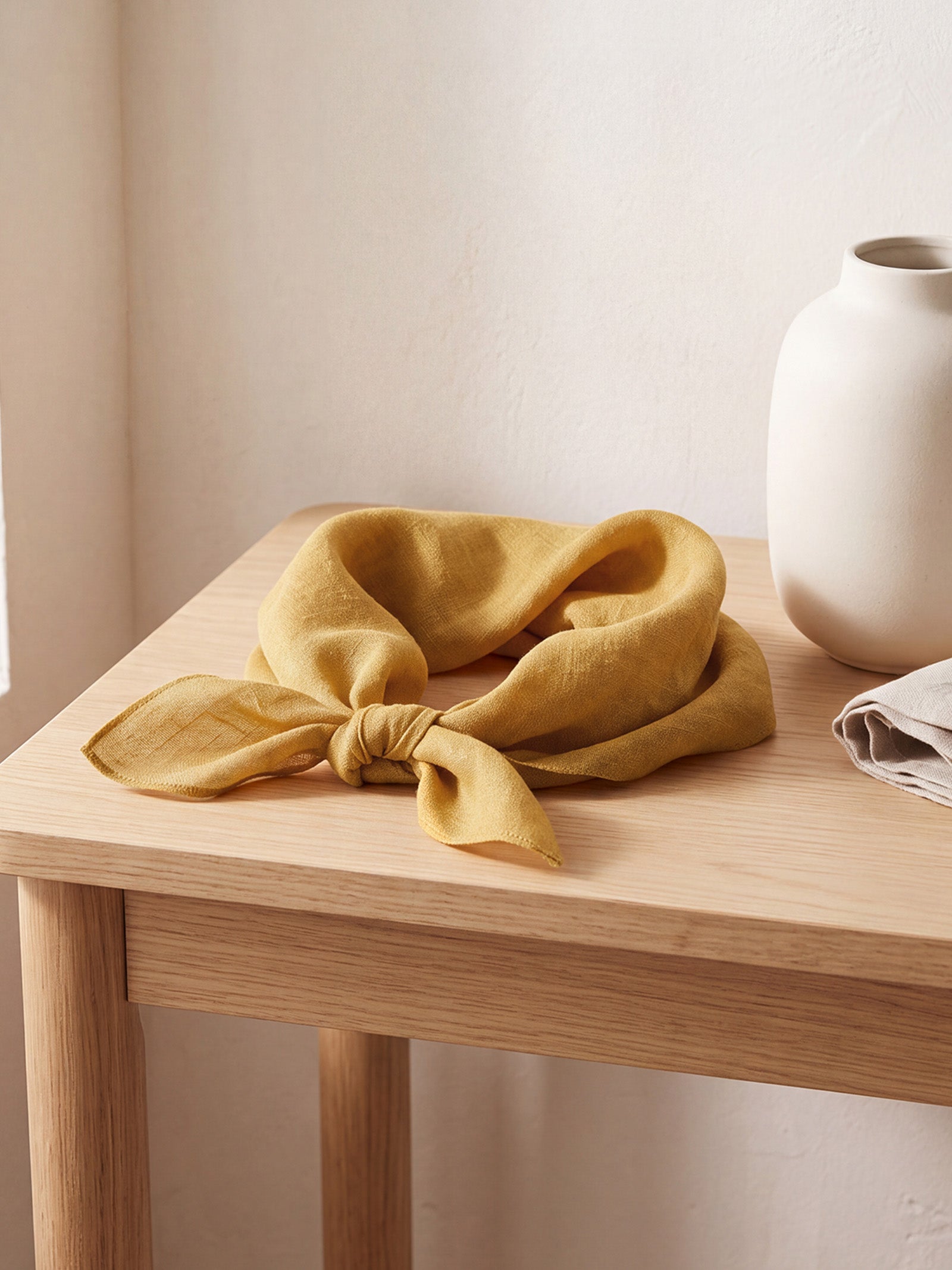 100% Linen Hand-Stitched Square Scarf LINTICO