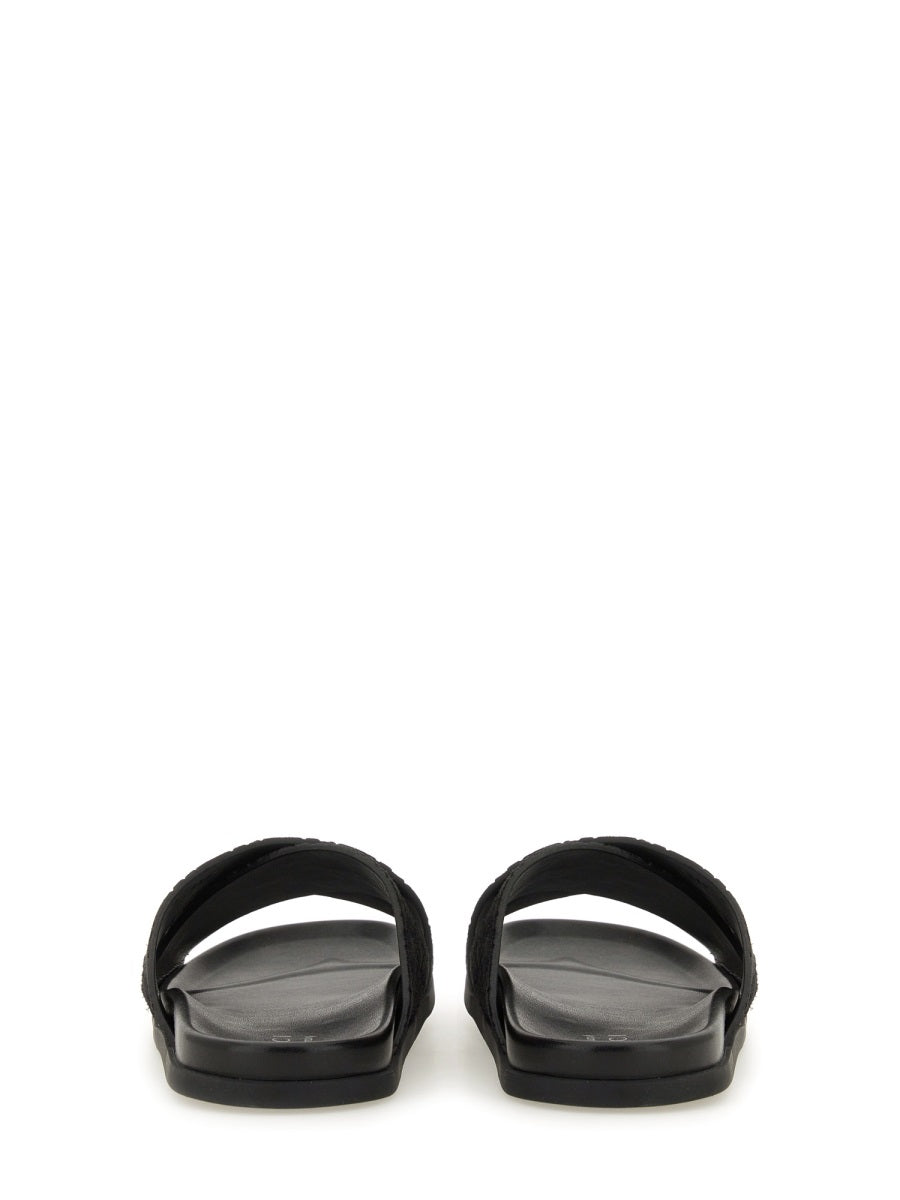GUCCI Men's GG Pattern Slider Sandals - Stylish Comfort for Spring/Summer 2025, Made in Italy Banlieue91