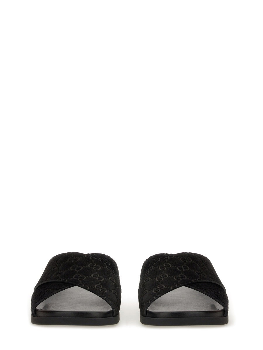 GUCCI Men's GG Pattern Slider Sandals - Stylish Comfort for Spring/Summer 2025, Made in Italy Banlieue91