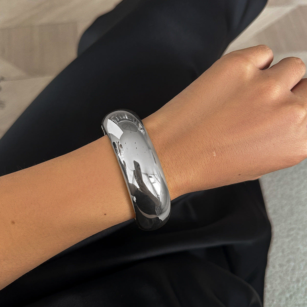 Fashionable metal curved spring bracelet, casual irregular Bracelet set V.I.P Digital Presence