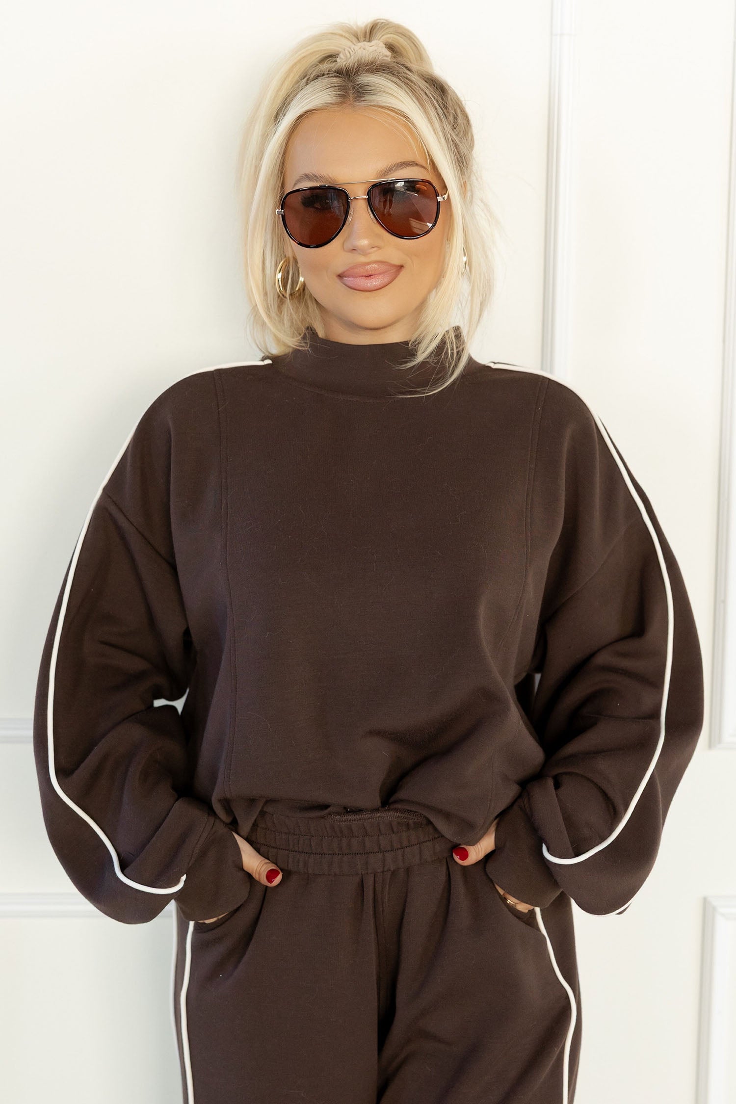 Coffee Sporty Piping Trim Mock Neck Pullover Relaxed 2pcs Pant Set