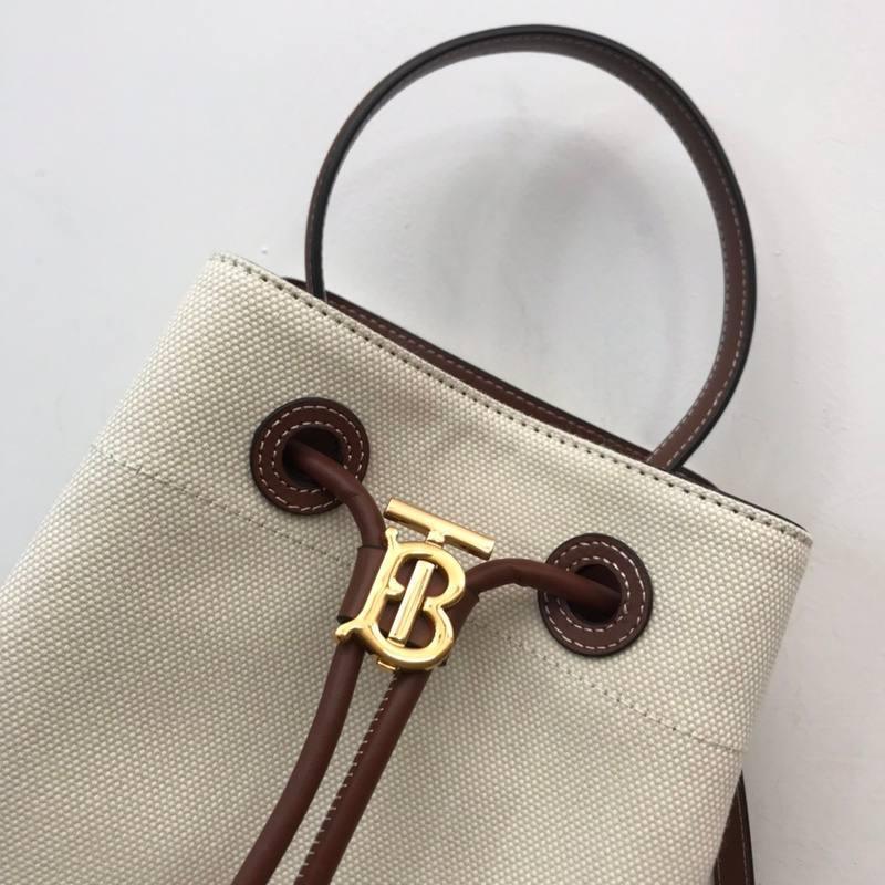 Burberry Check Drawstring Bucket Bag Banlieue91