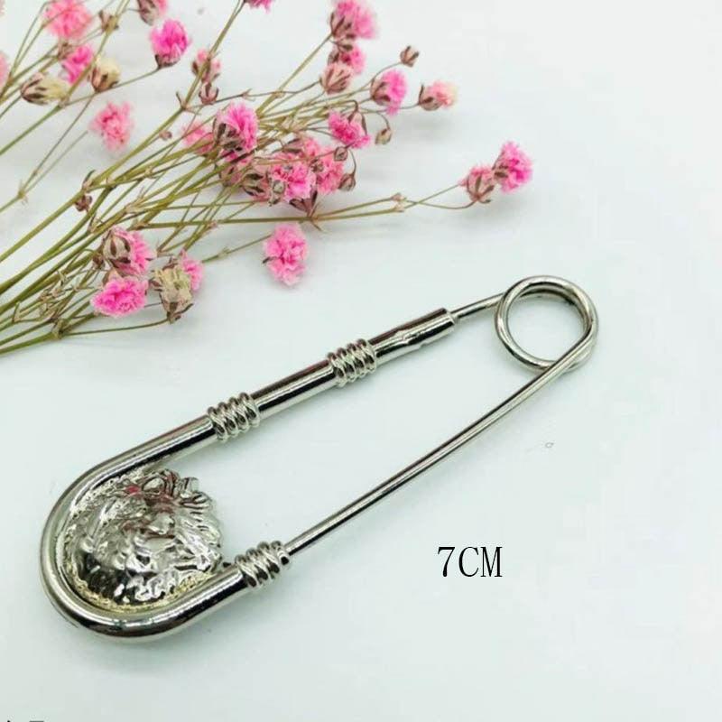 1pc Alloy Double Lion Head Brooch Pin Fashion Safety Pins Women Waist Closing Men Suit Jacket Decoration Jewelry Retro Double Head Safety Pin Temperament Coat Pin Stevvex