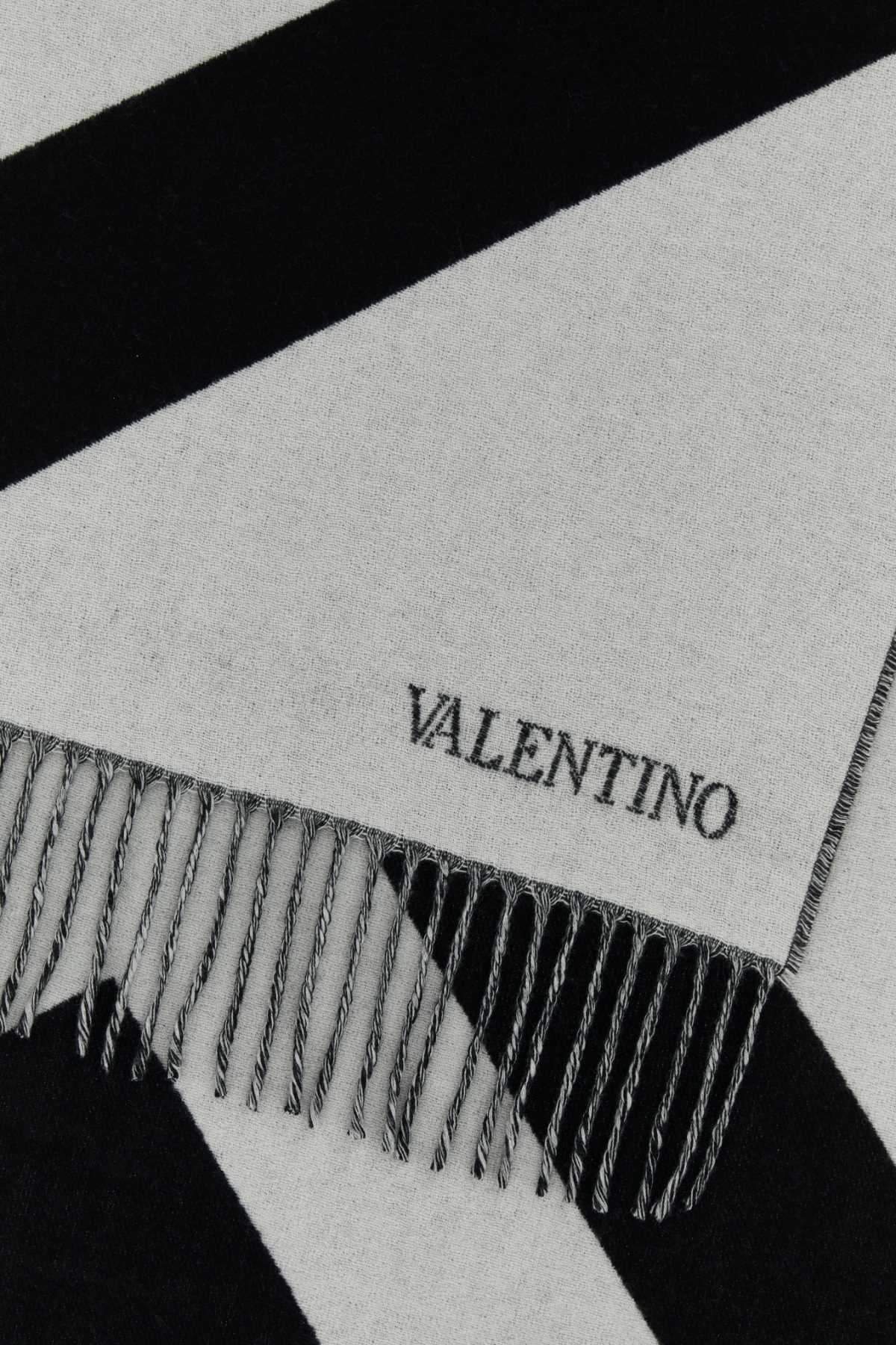 Valentino Garavani Women Sciarpa Luosophy