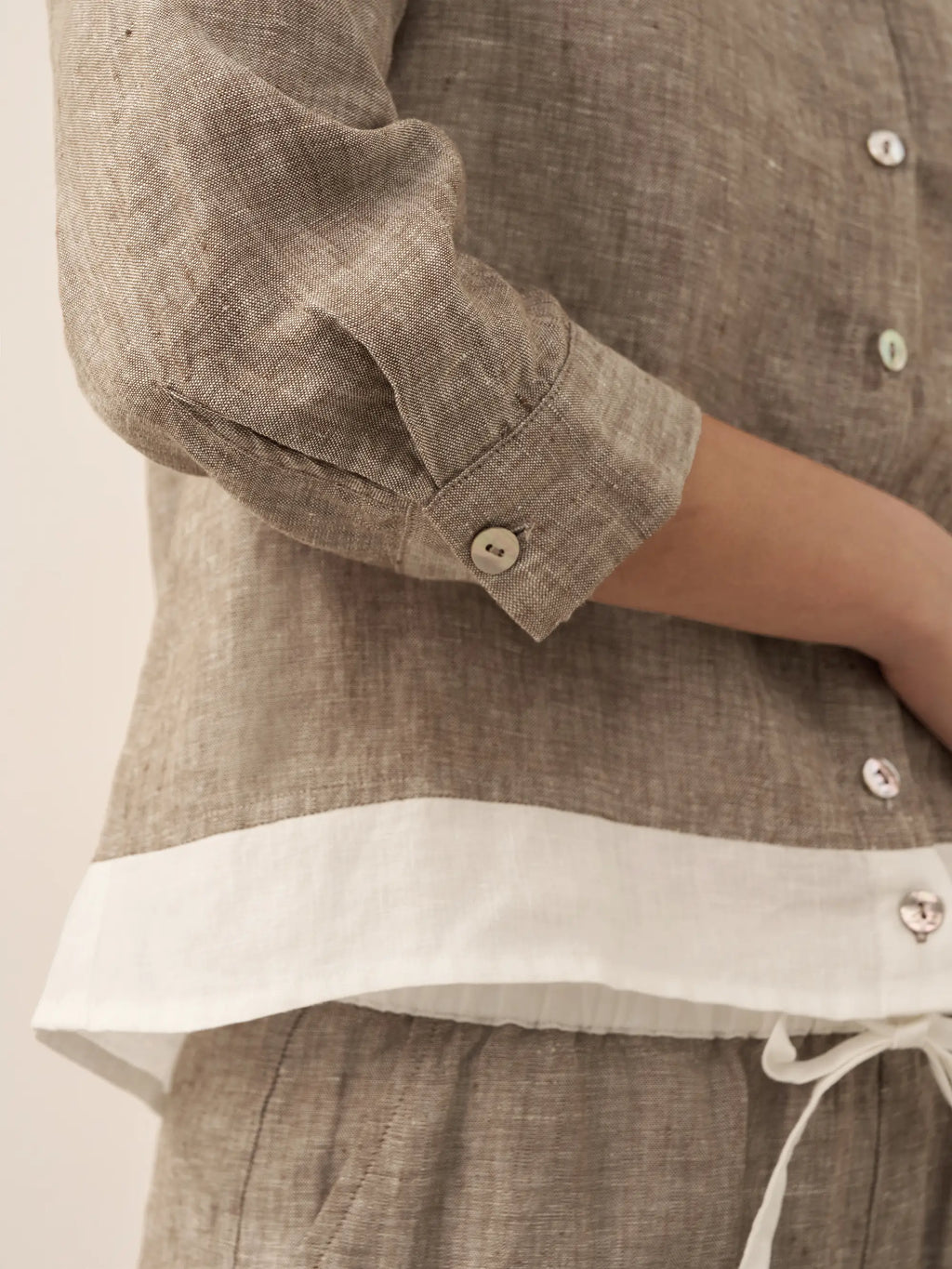 100% Linen Buttoned Closure Color-Blocked Shirt JANICE LINTICO