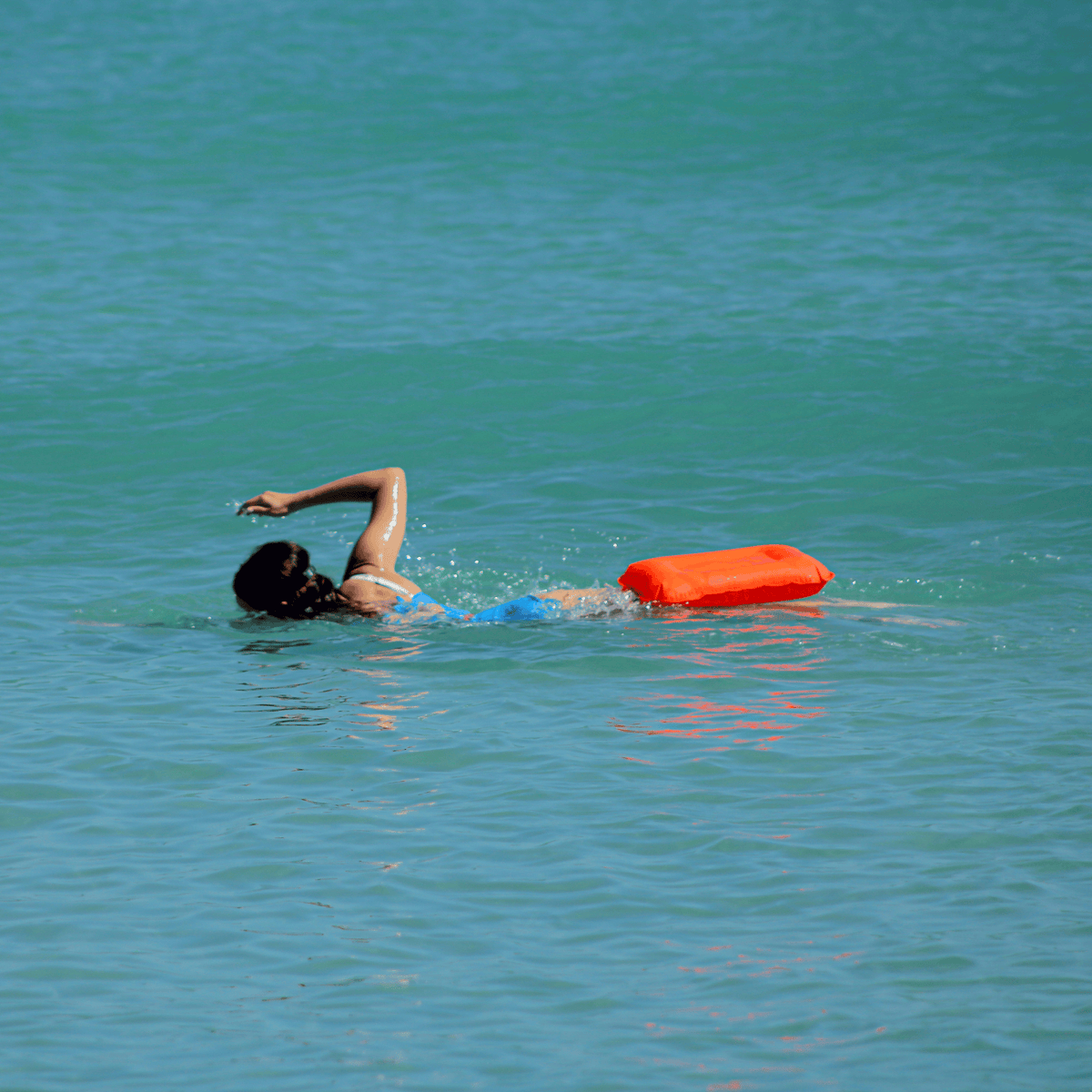 3-in-1 Inflatable Beach Pillow, Waterproof Dry Bag & Swim Buoy Handy Beach Goods