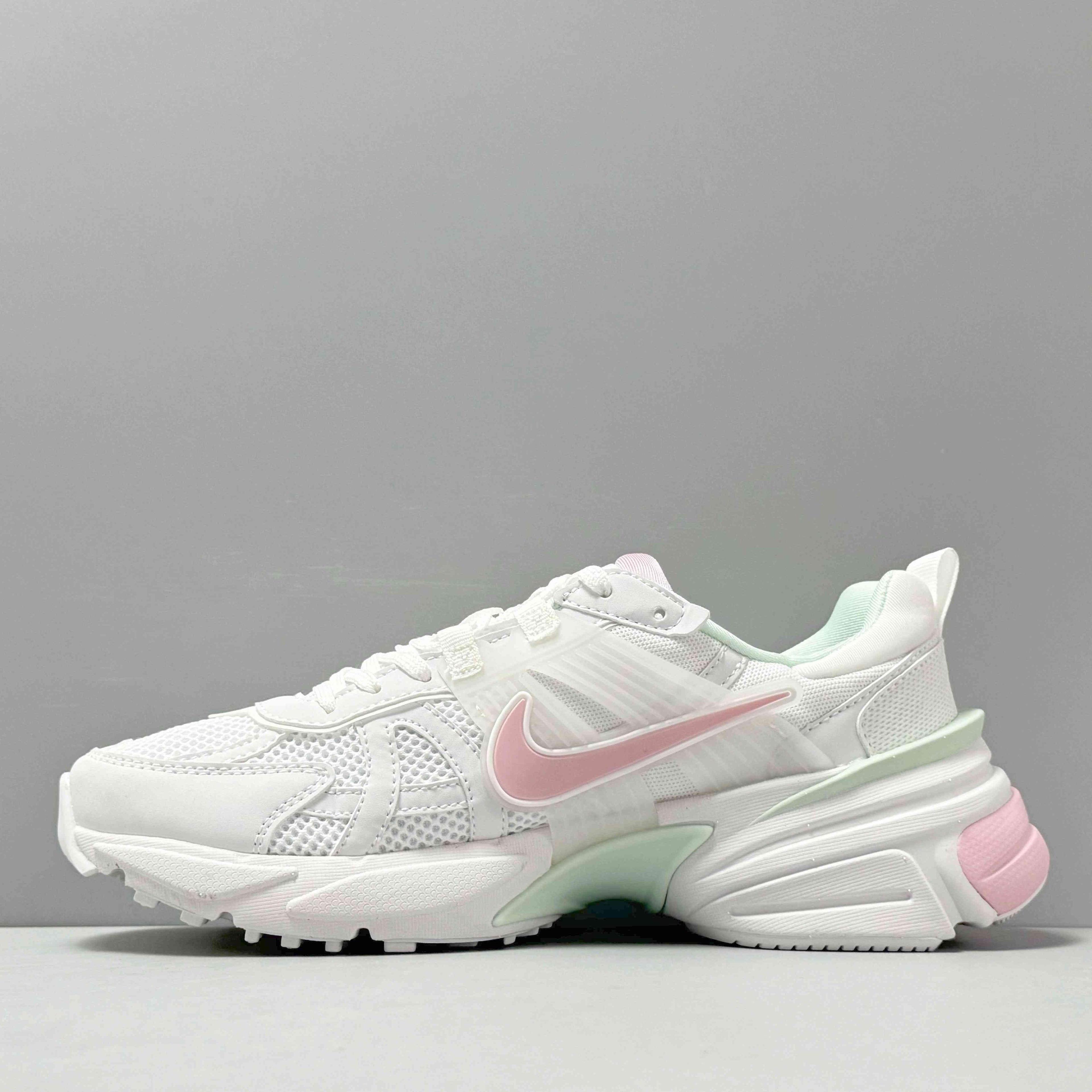 Nike V2K Run 'Pink' Banlieue91