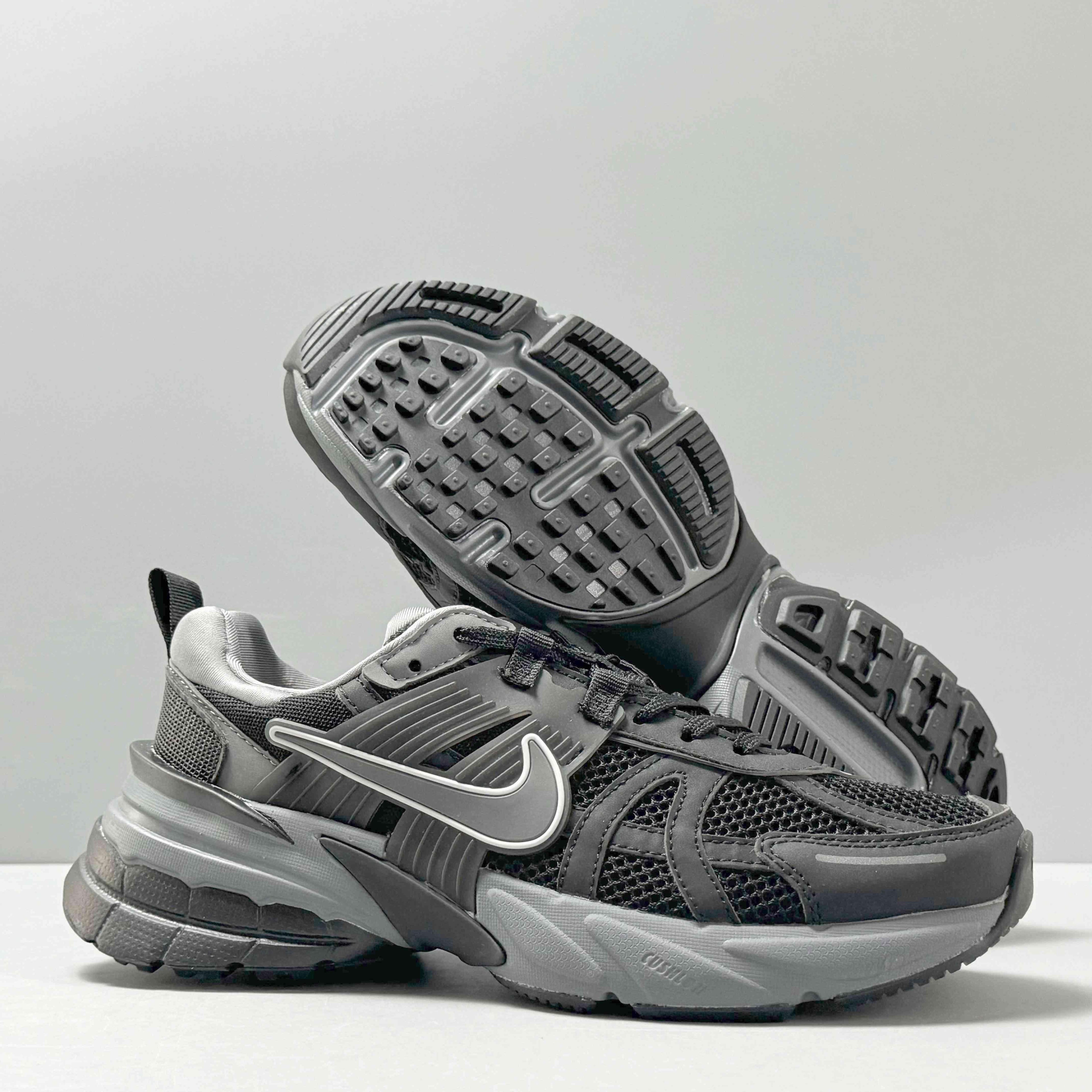 Nike V2K Run 'Black Dark Smoke Grey' Banlieue91