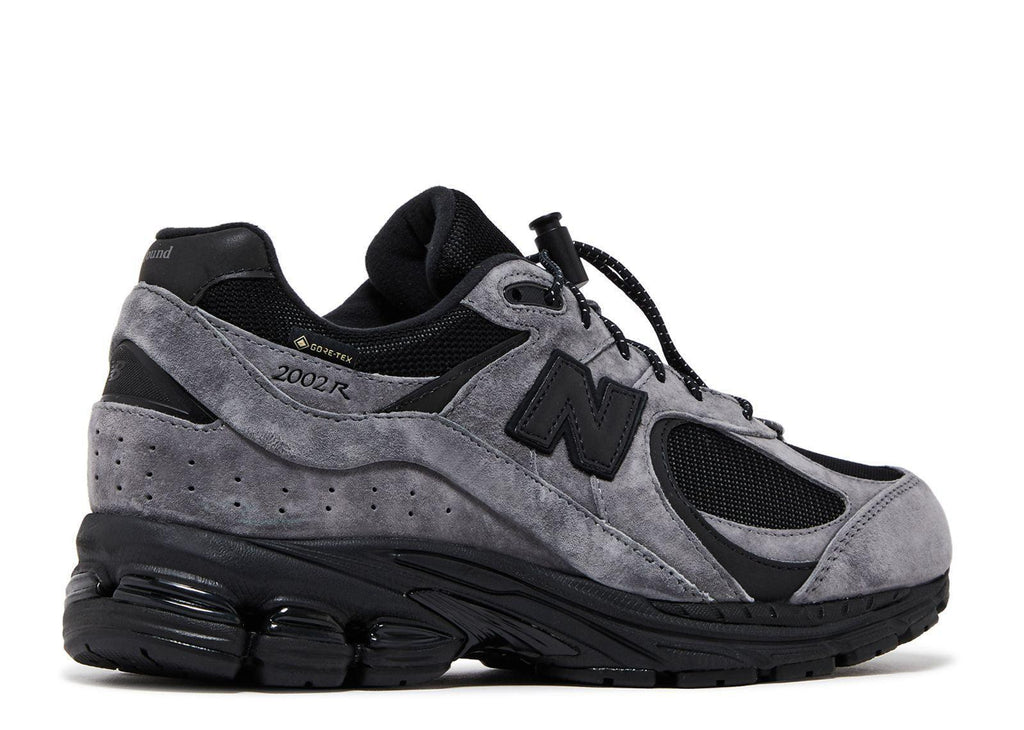 New Balance 2002R Gore-Tex Charcoal Banlieue91