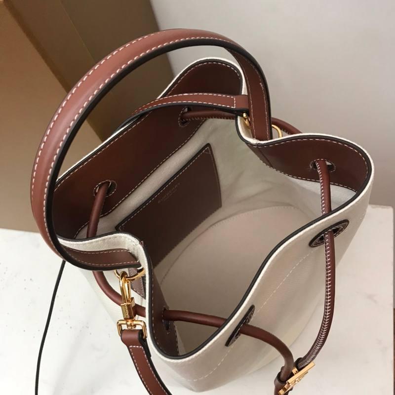 Burberry Check Drawstring Bucket Bag Banlieue91