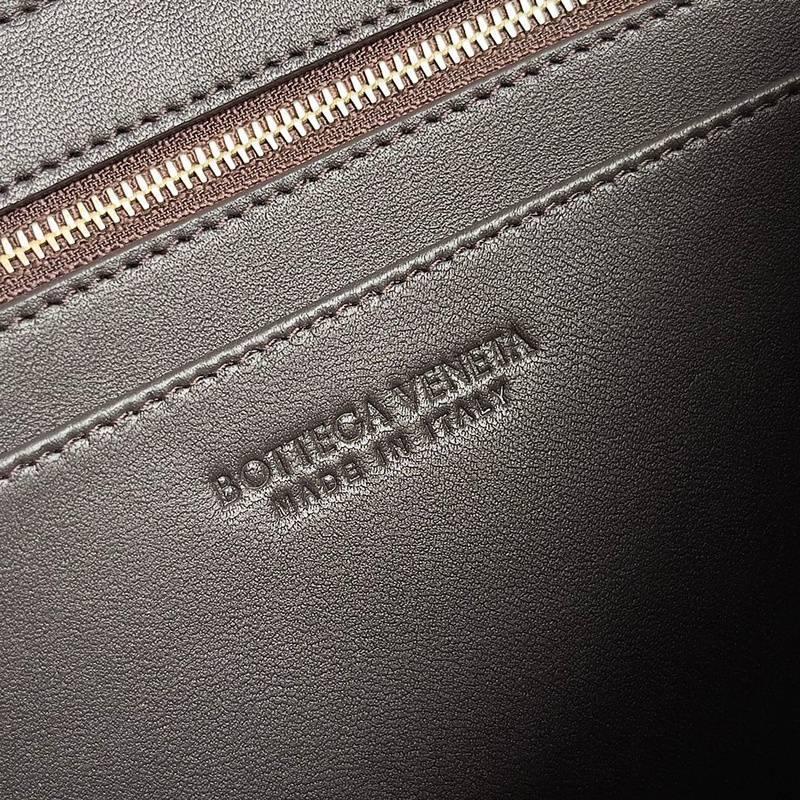 Bottega Veneta Bottega Veneta Andiamo East/West Small Tote Bag Banlieue91