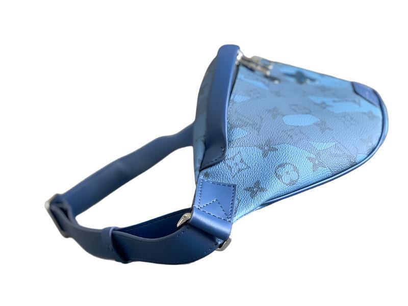 Louis Vuitton Discovery Bumbag Limited Edition Aquagarden Monogram Canvas Banlieue91