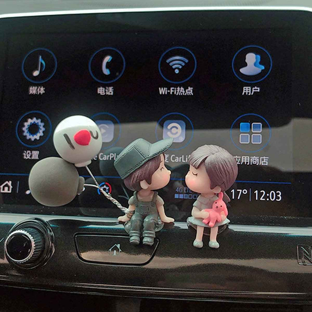 Romantic Anime Couple Figurines – 4PCS Resin Dashboard Decor Dashing Nova