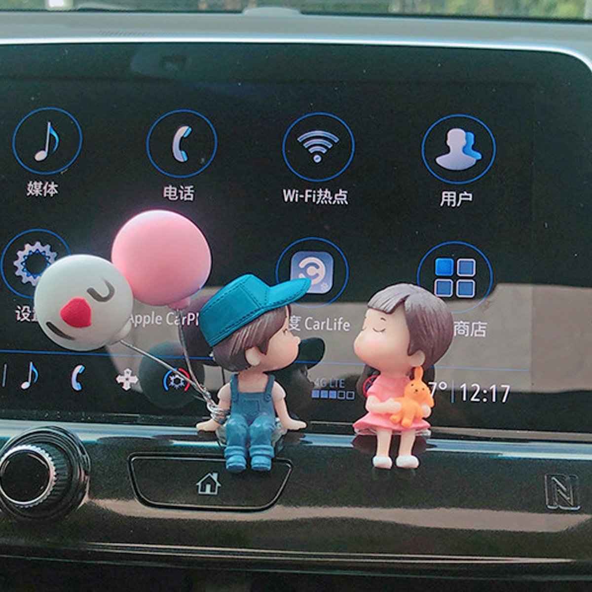 Romantic Anime Couple Figurines – 4PCS Resin Dashboard Decor Dashing Nova