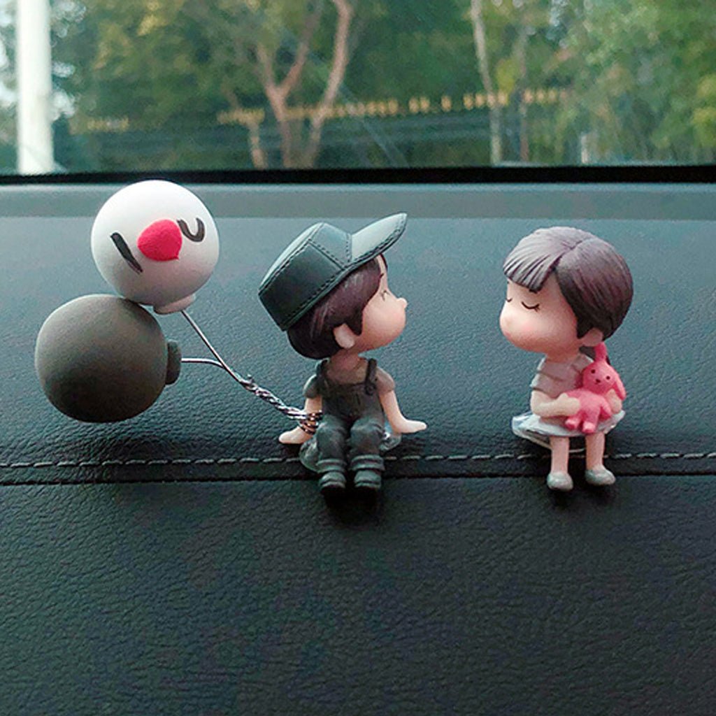 Romantic Anime Couple Figurines – 4PCS Resin Dashboard Decor