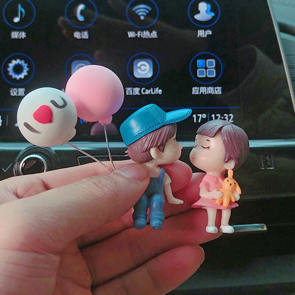 Romantic Anime Couple Figurines – 4PCS Resin Dashboard Decor