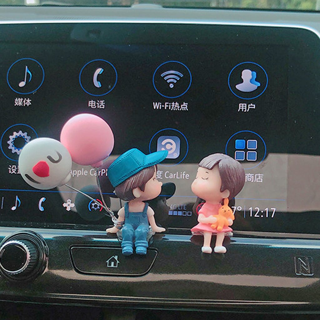 Romantic Anime Couple Figurines – 4PCS Resin Dashboard Decor
