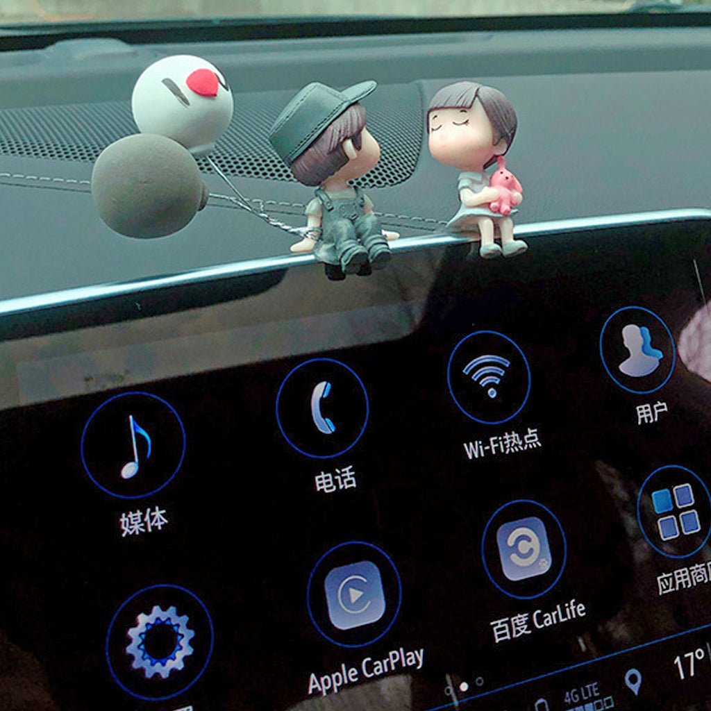 Romantic Anime Couple Figurines – 4PCS Resin Dashboard Decor