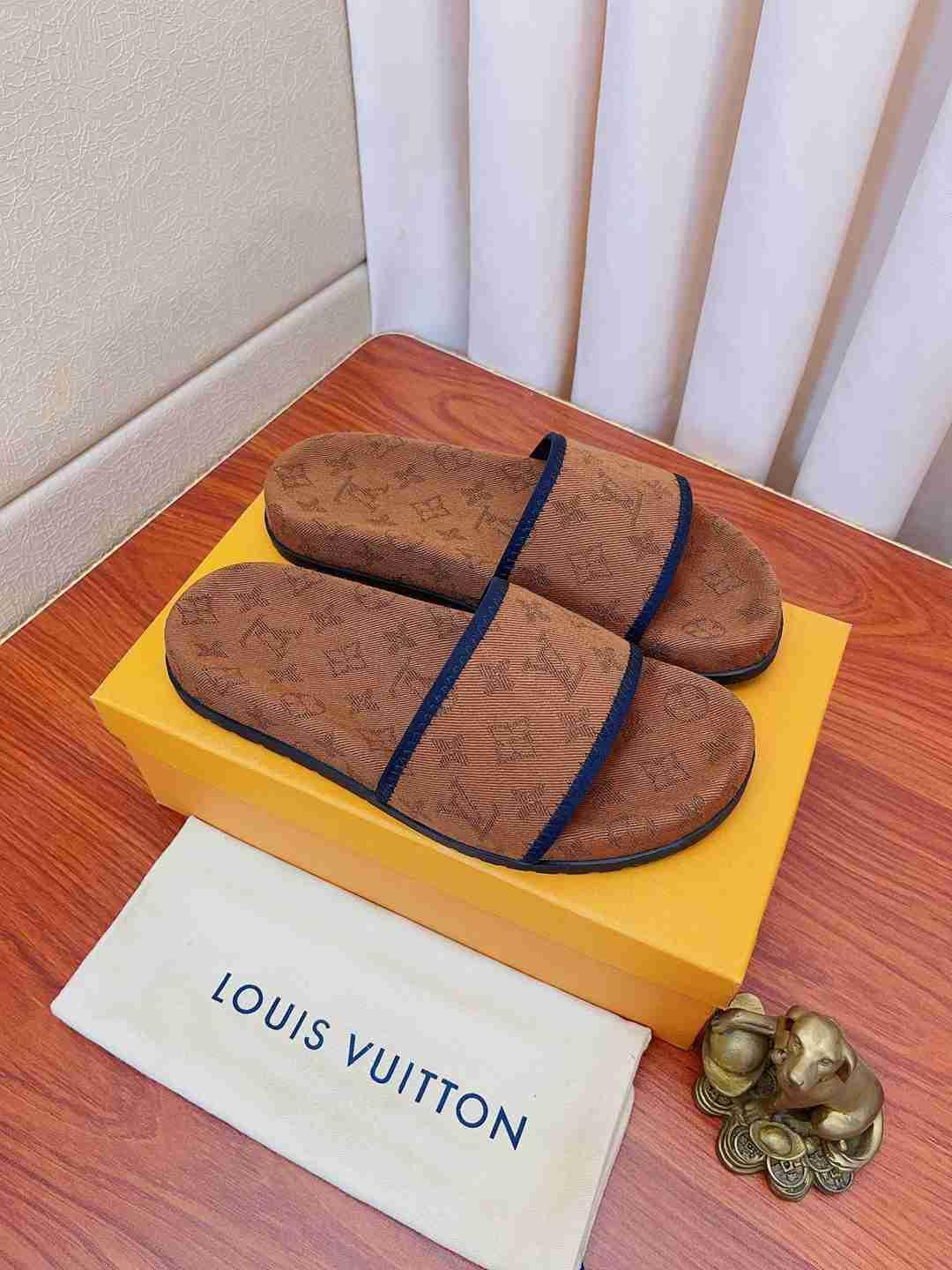 LV Sandals Brown Sandals Banlieue91