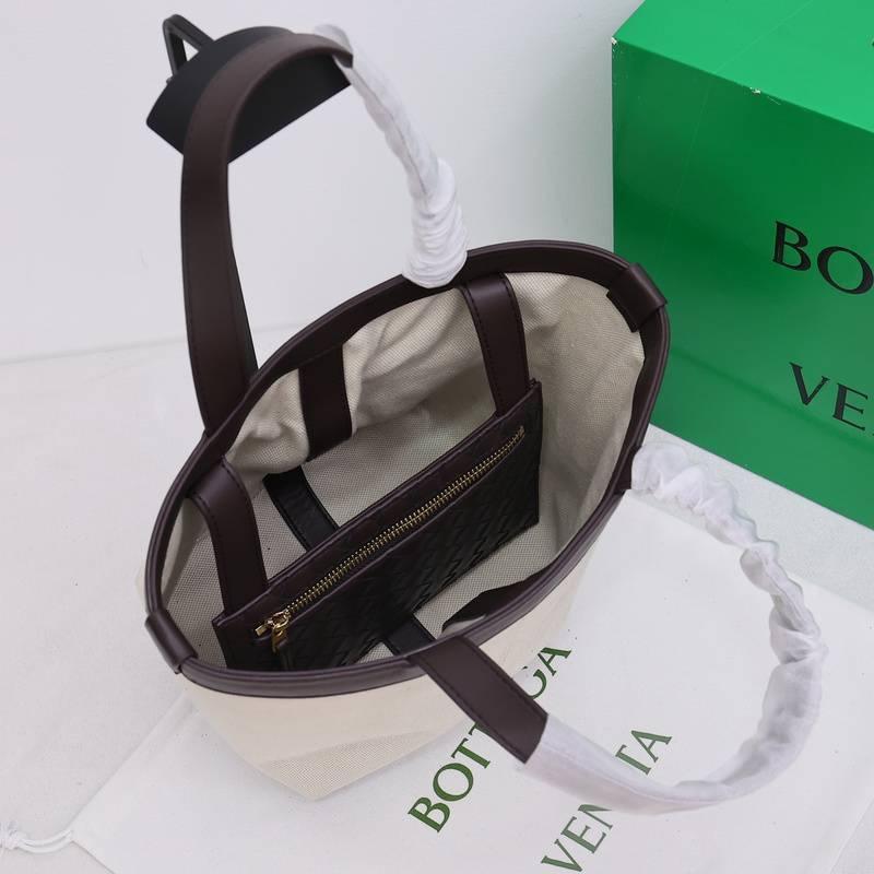 Bottega Veneta Flip Pouch Canvas Tote Bag Banlieue91