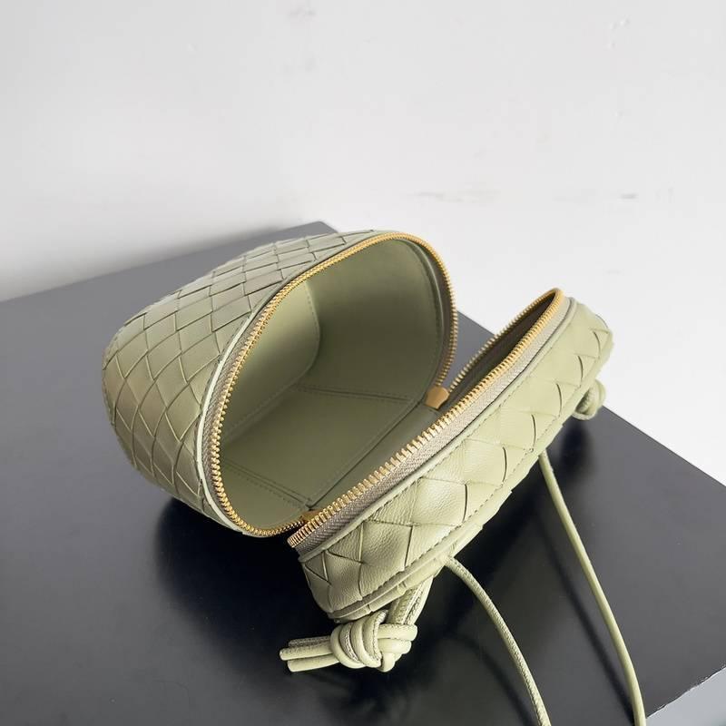 Bottega Veneta Small Vanity Case On Strap