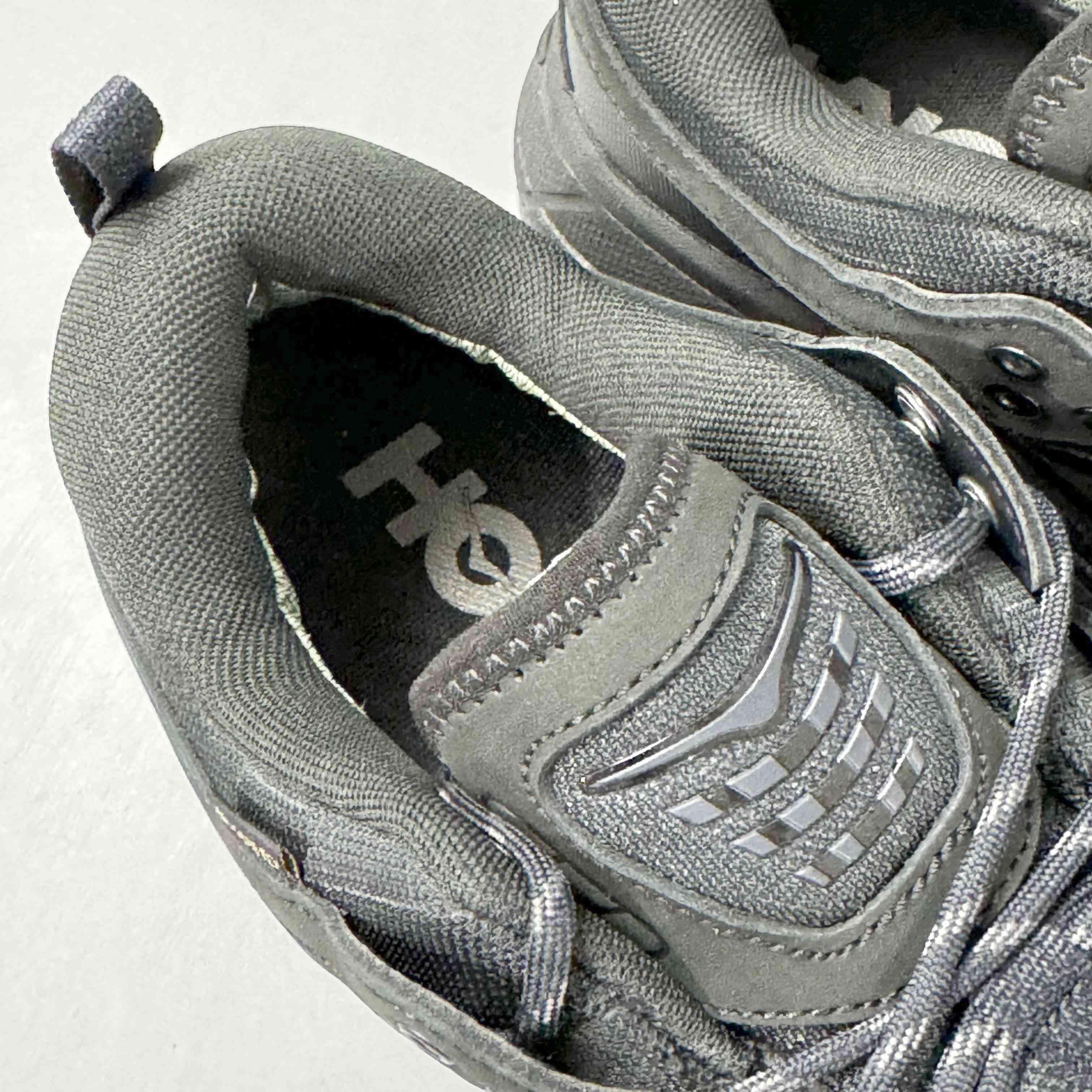 Hoka One One Tor Ultra Low 'Black' Banlieue91