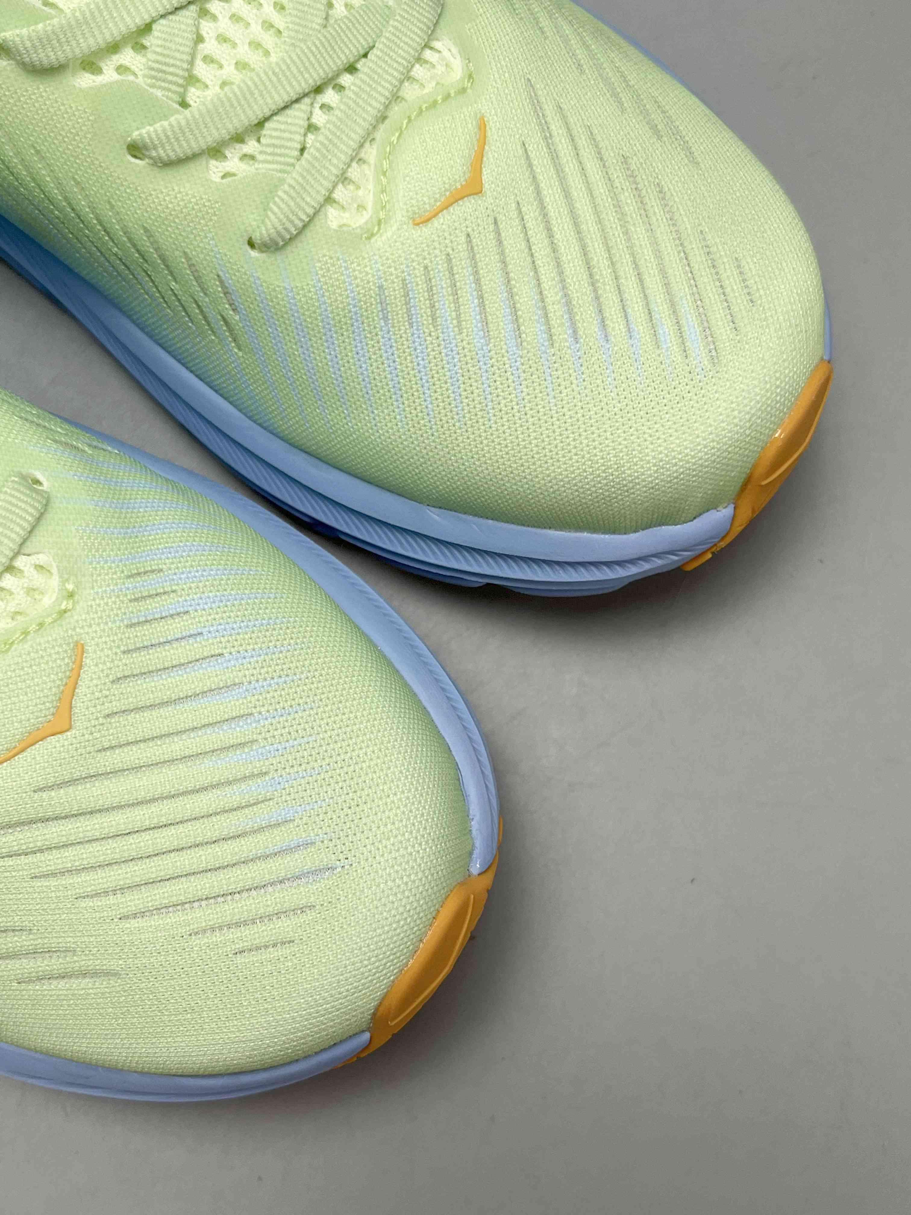 Hoka One One Clifton 8 'Butterfly Yellow Summer Song' Banlieue91