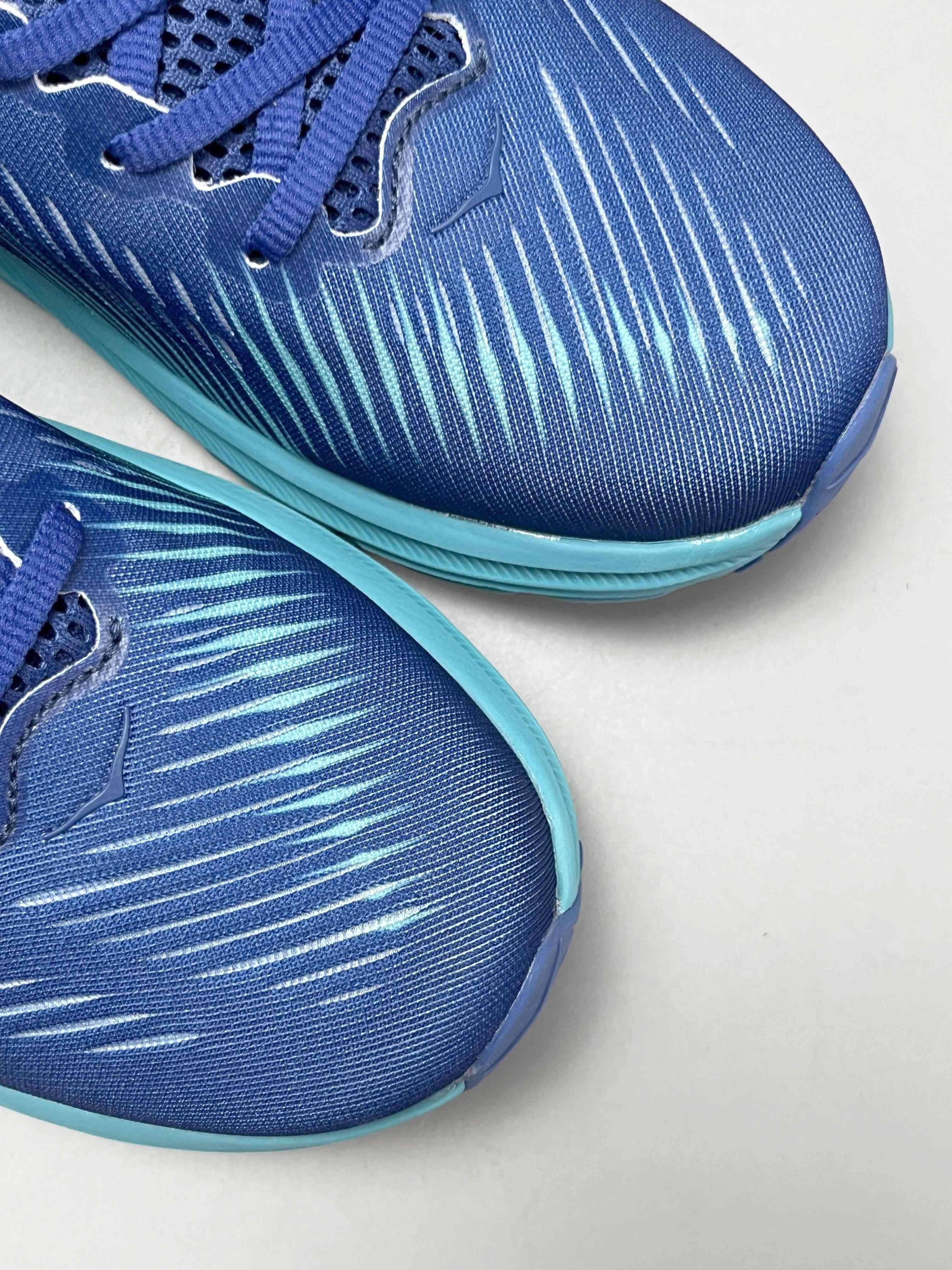 Hoka One One Clifton 8 'Bellwether Blue Scuba Blue' Banlieue91