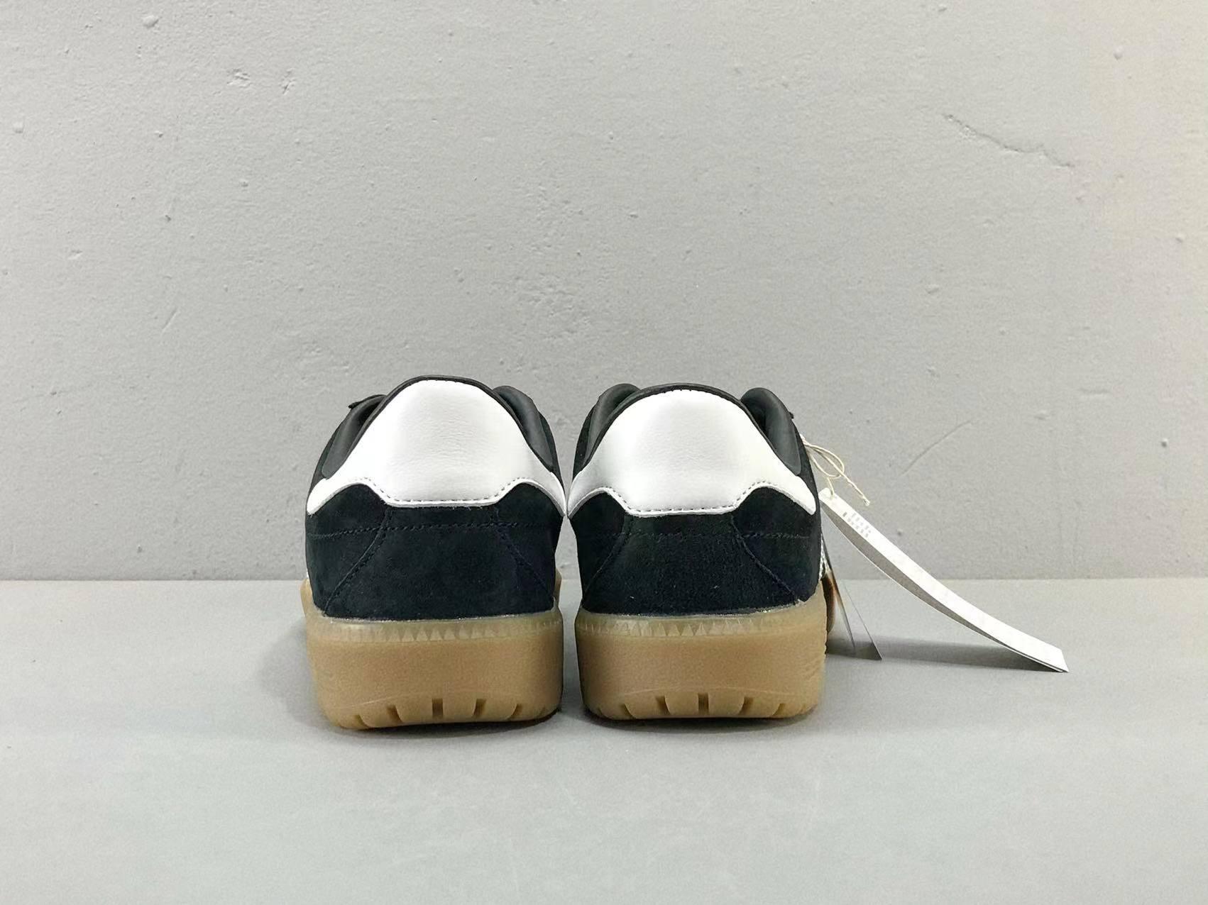 Adidas Originals Bermuda 'Carbon Off White' Banlieue91