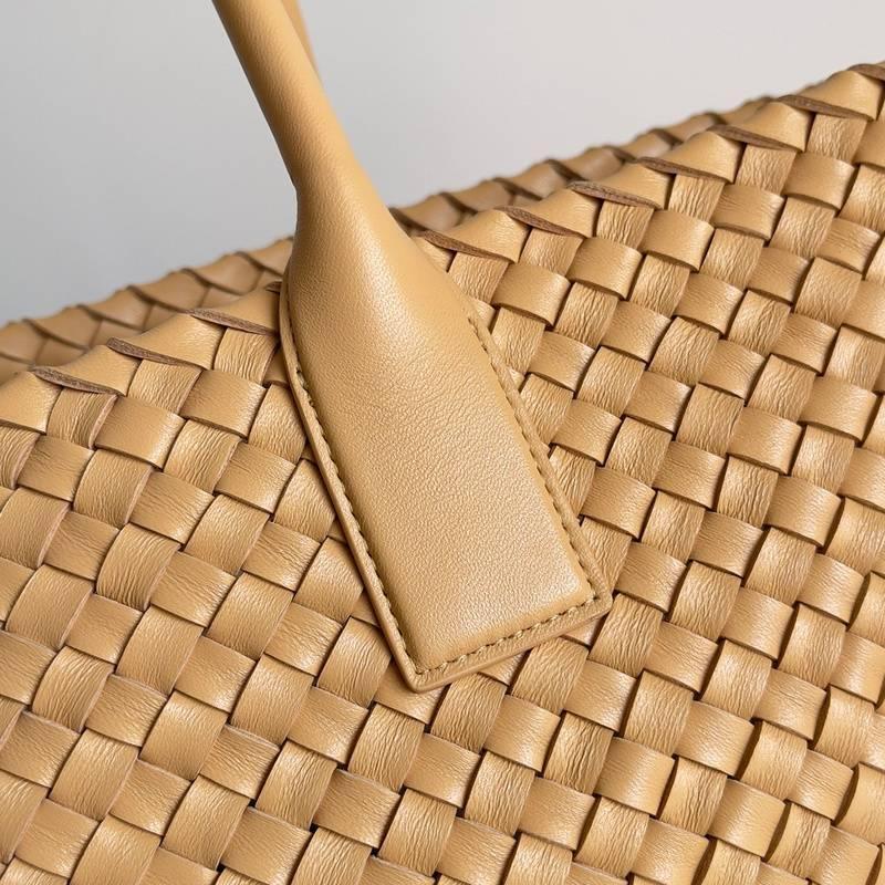 Bottega Veneta Medium Intreccio Leather Bag Tote Banlieue91