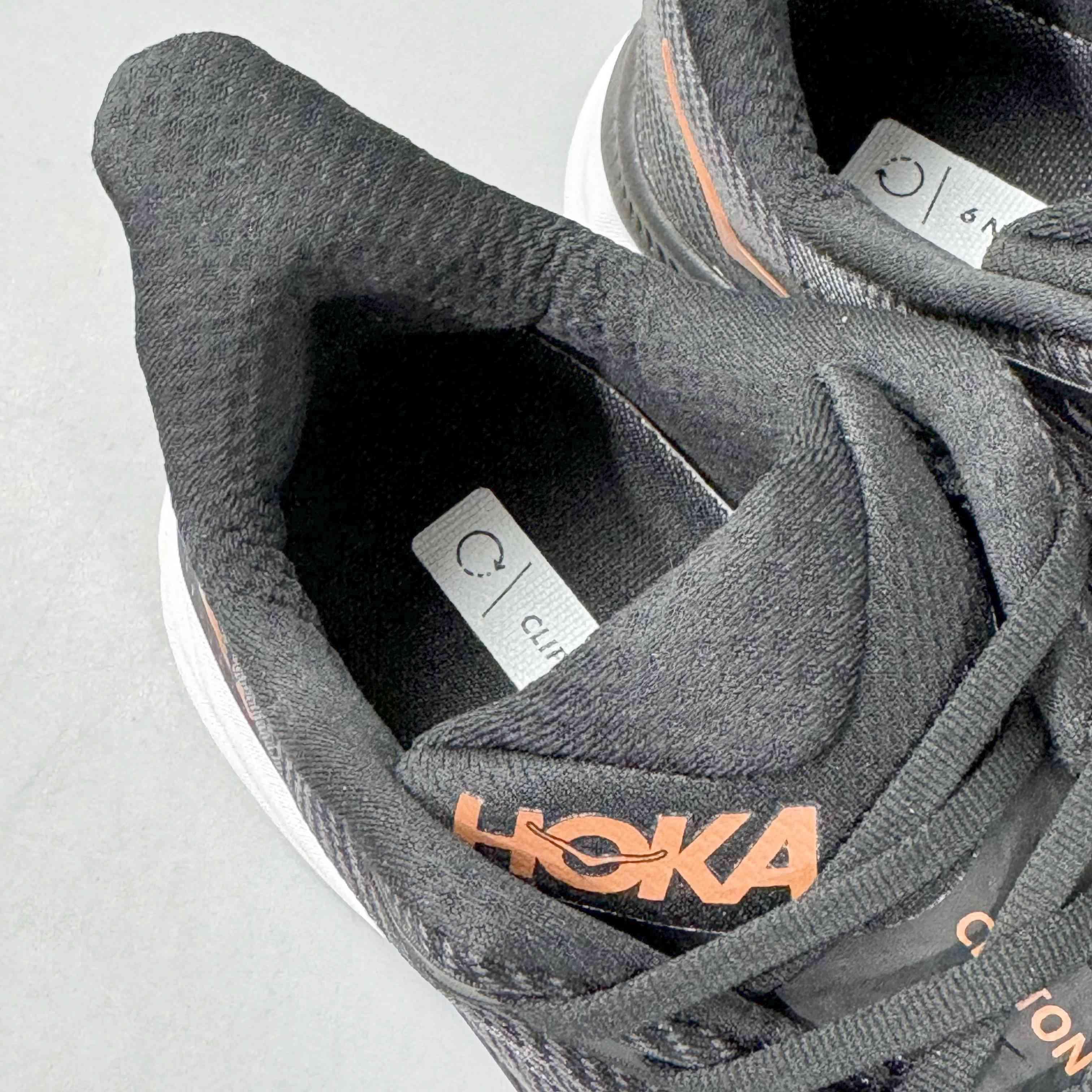 Hoka One One Clifton 9 'Black Copper' Banlieue91