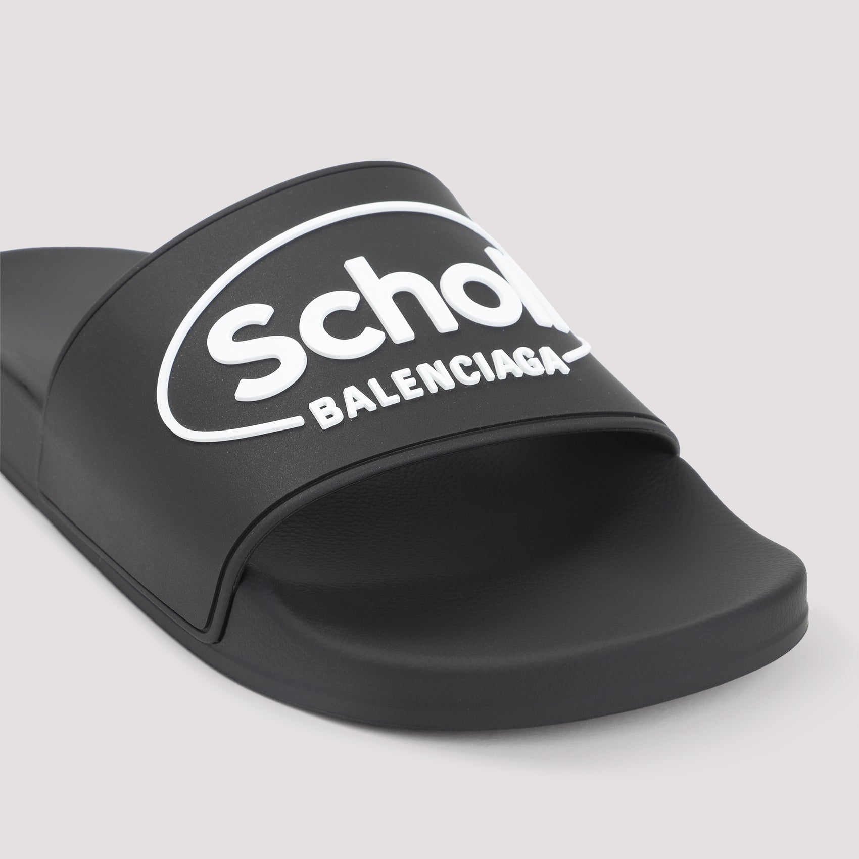 BALENCIAGA Men's Pool Slide Sandals Banlieue91