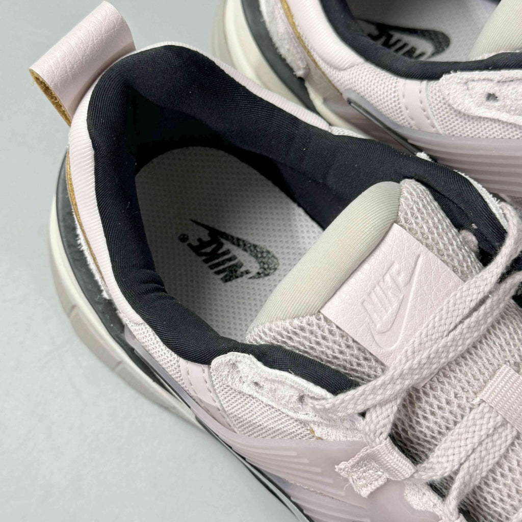 Nike V2K Run 'Platinum Violet' Banlieue91