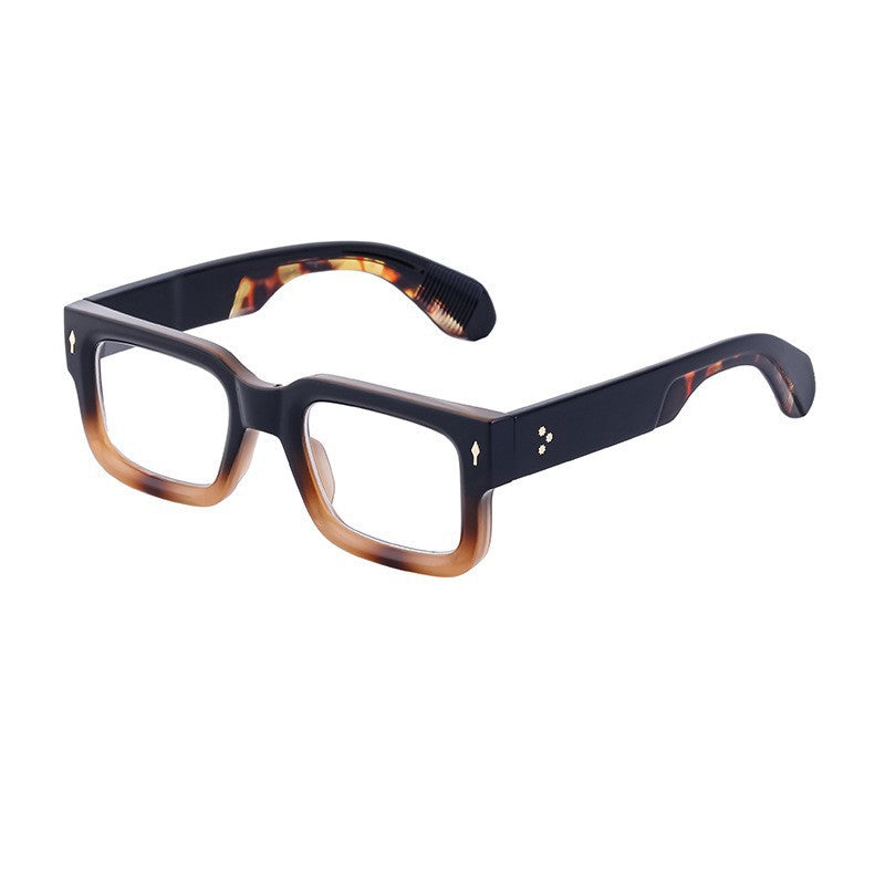 Fashionable boxy sunglasses for men with a simple frame that can be paired with nearsighted glasses V.I.P Digital Presence