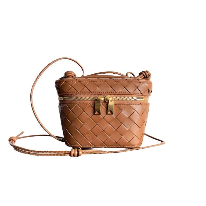 Bottega Veneta Small Vanity Case On Strap Banlieue91