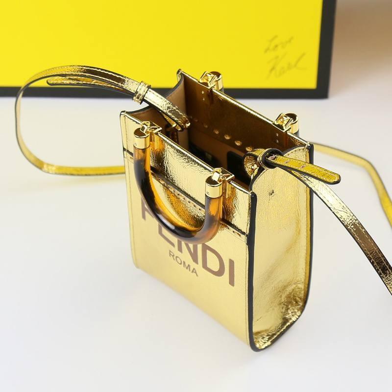 Fendi  Vitello King Plexiglass Logo Embossed Mini Fendi Sunshine Shopper Tote Banlieue91