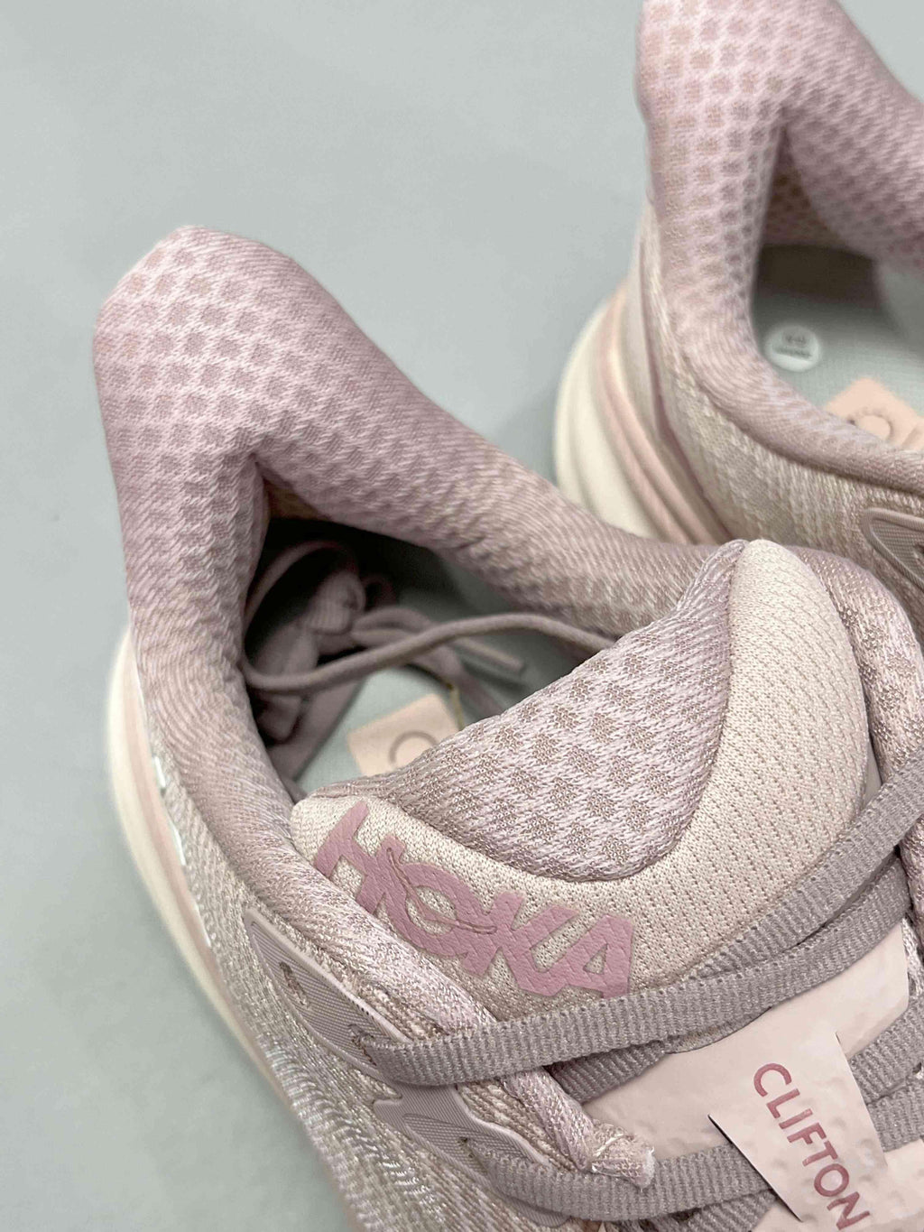 Hoka One One Clifton 9 'Peach Whip' Banlieue91