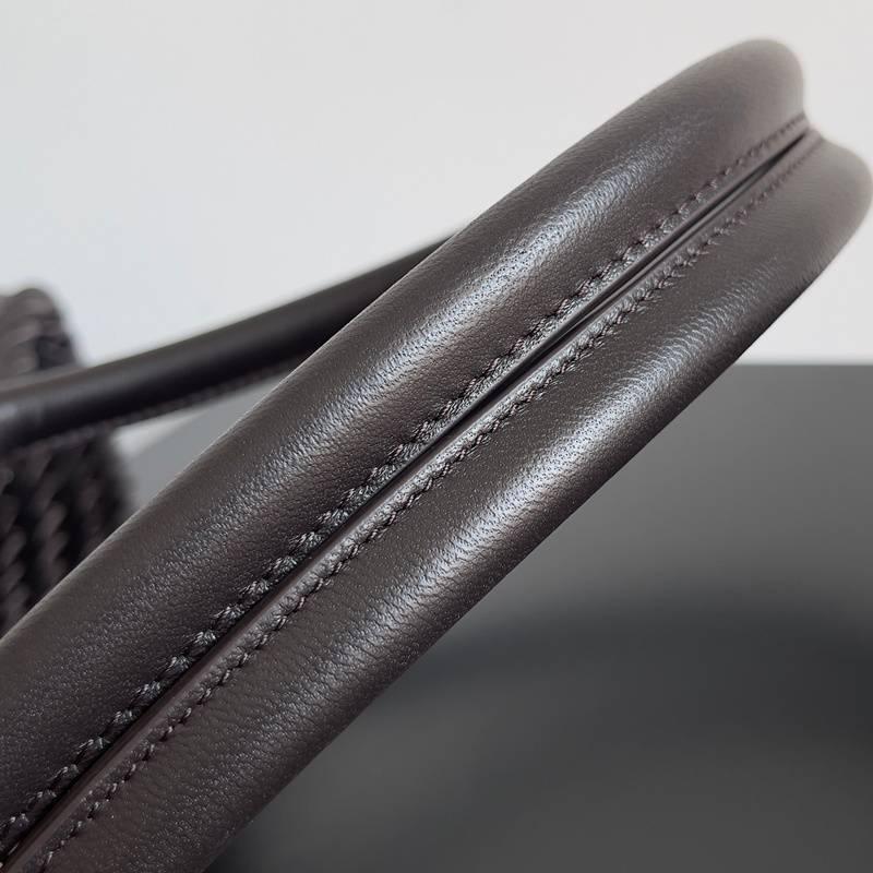 Bottega Veneta Medium Intreccio Leather Bag Tote Banlieue91