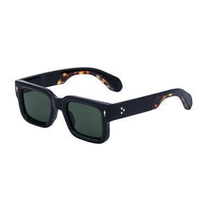 Fashionable boxy sunglasses for men with a simple frame that can be paired with nearsighted glasses V.I.P Digital Presence